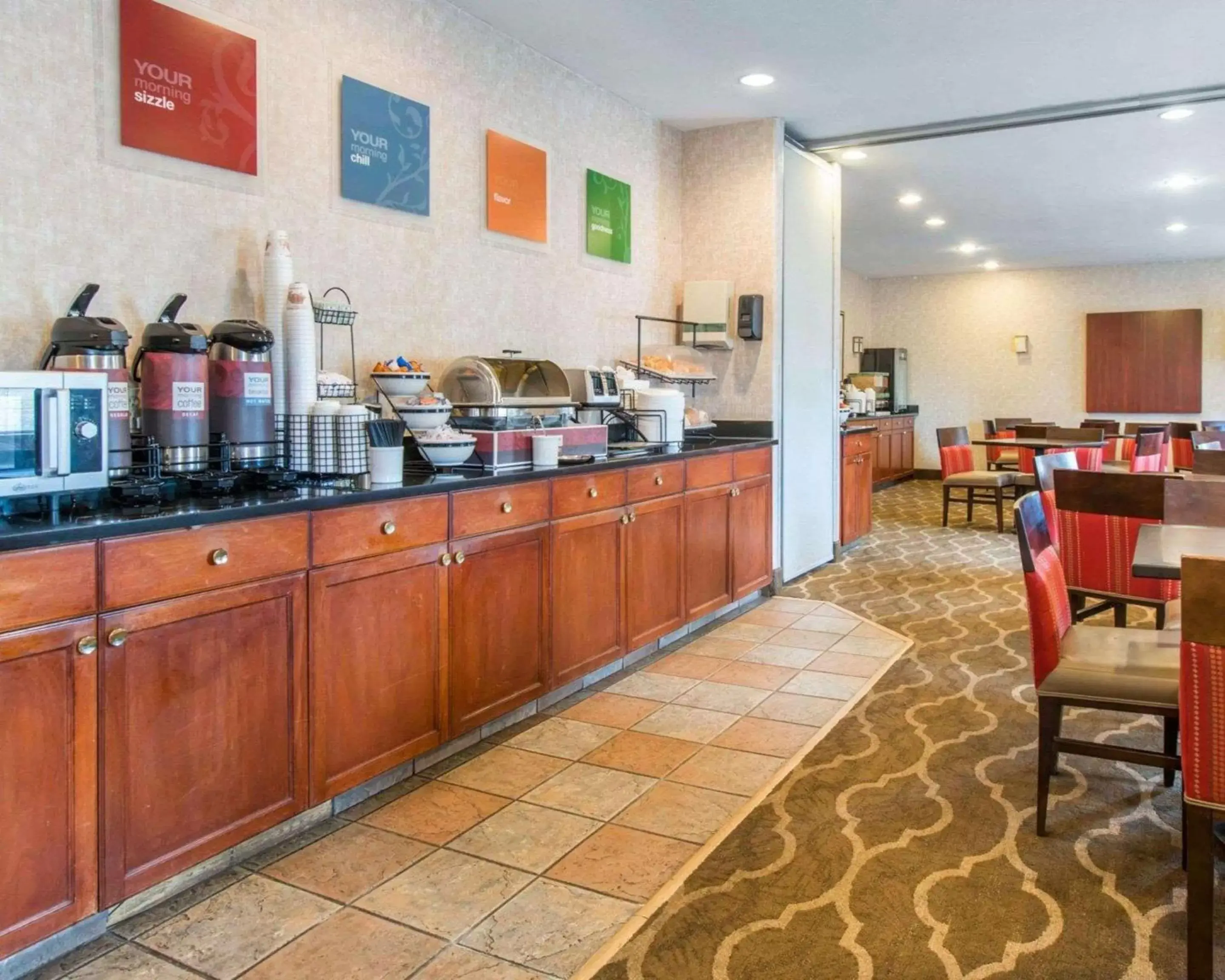 Restaurant/Places to Eat in Comfort Inn North Colorado Springs