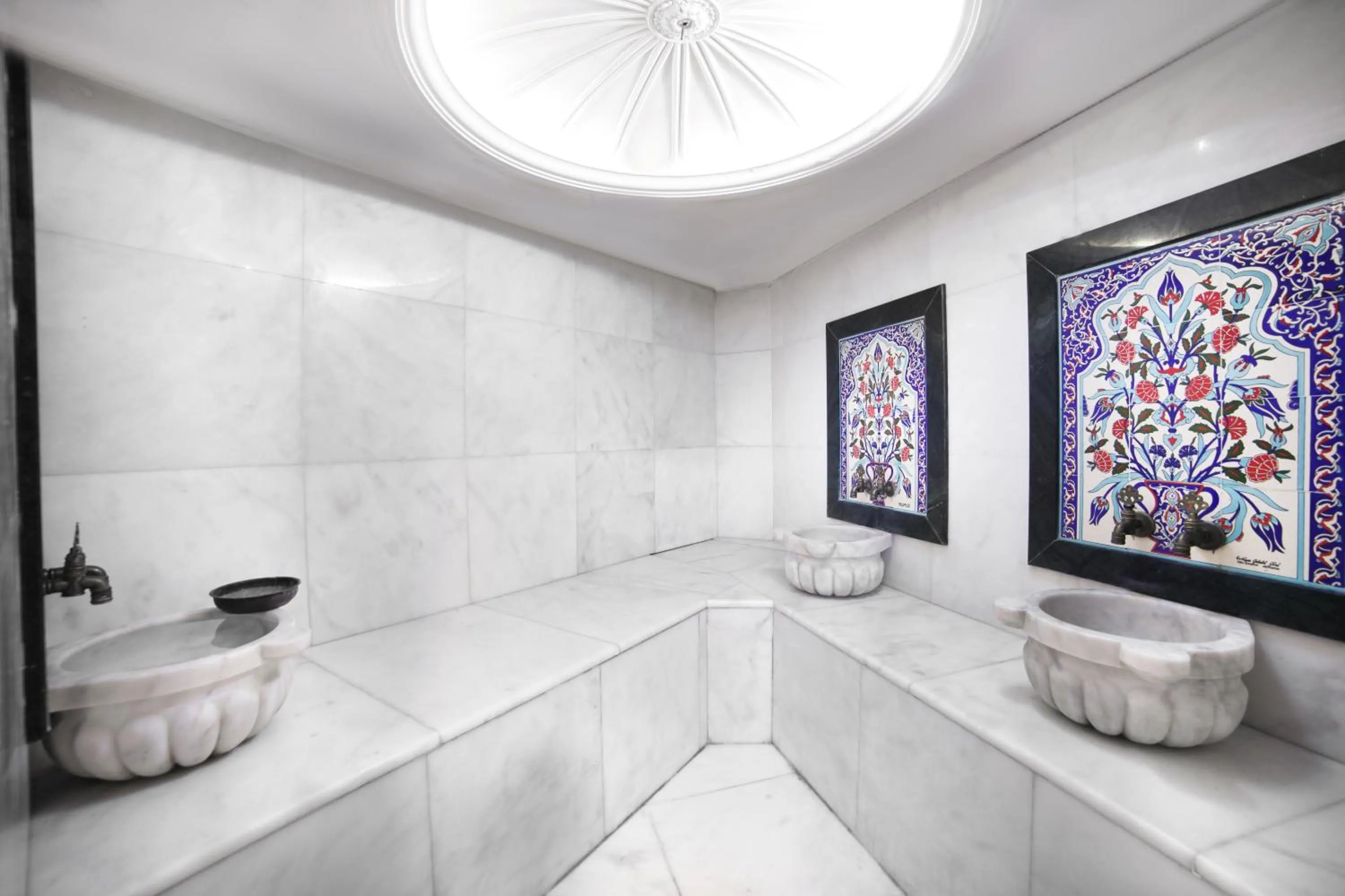 Spa and wellness centre/facilities in White Monarch Hotel