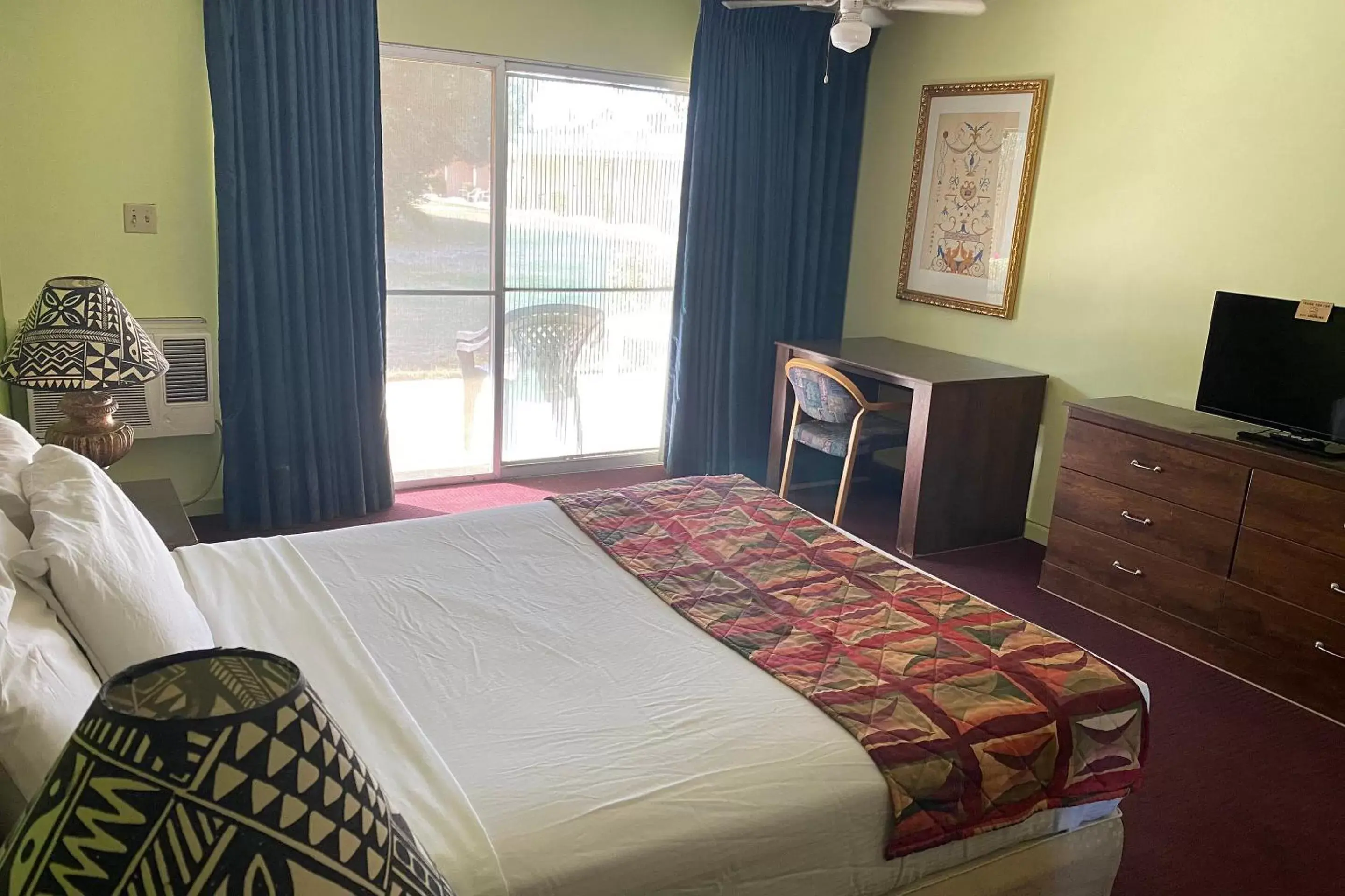 Bedroom, Bed in OYO Hotel Yuma AZ Desert Grove