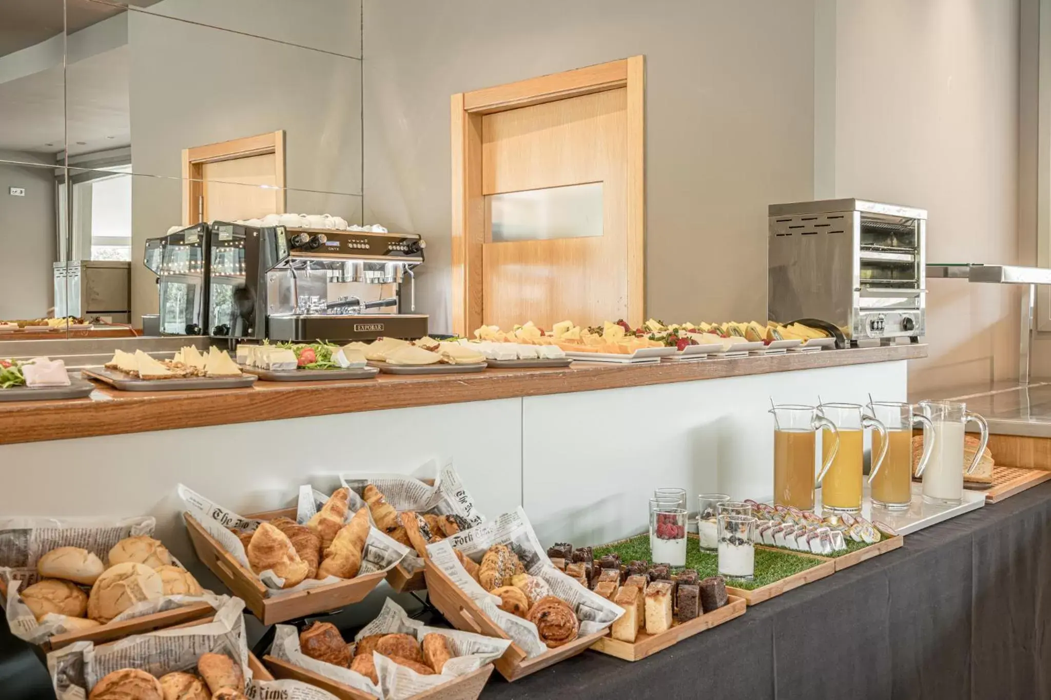 Buffet breakfast, Food in Hotel Antik San Sebastián