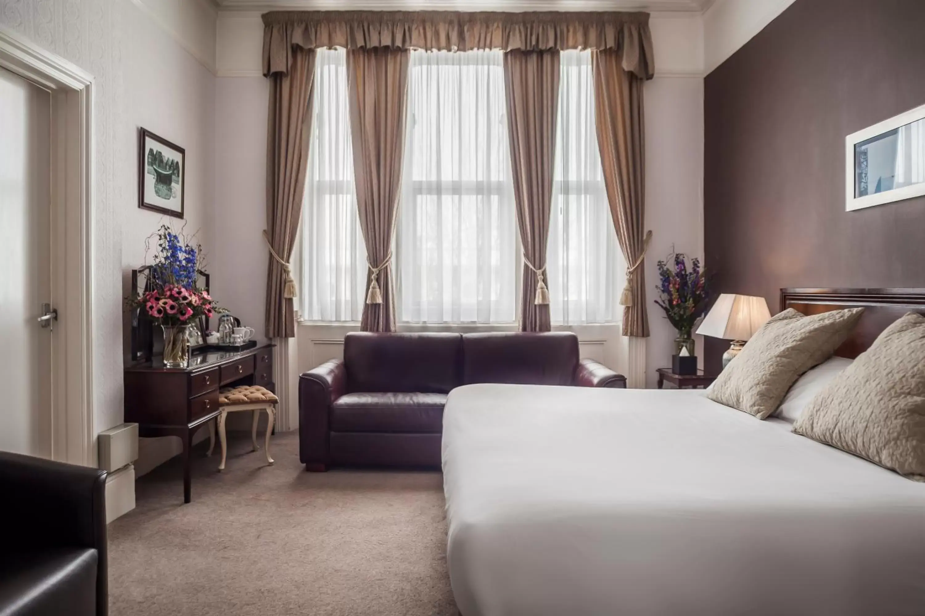 Bedroom, Seating Area in Devonshire Park Hotel