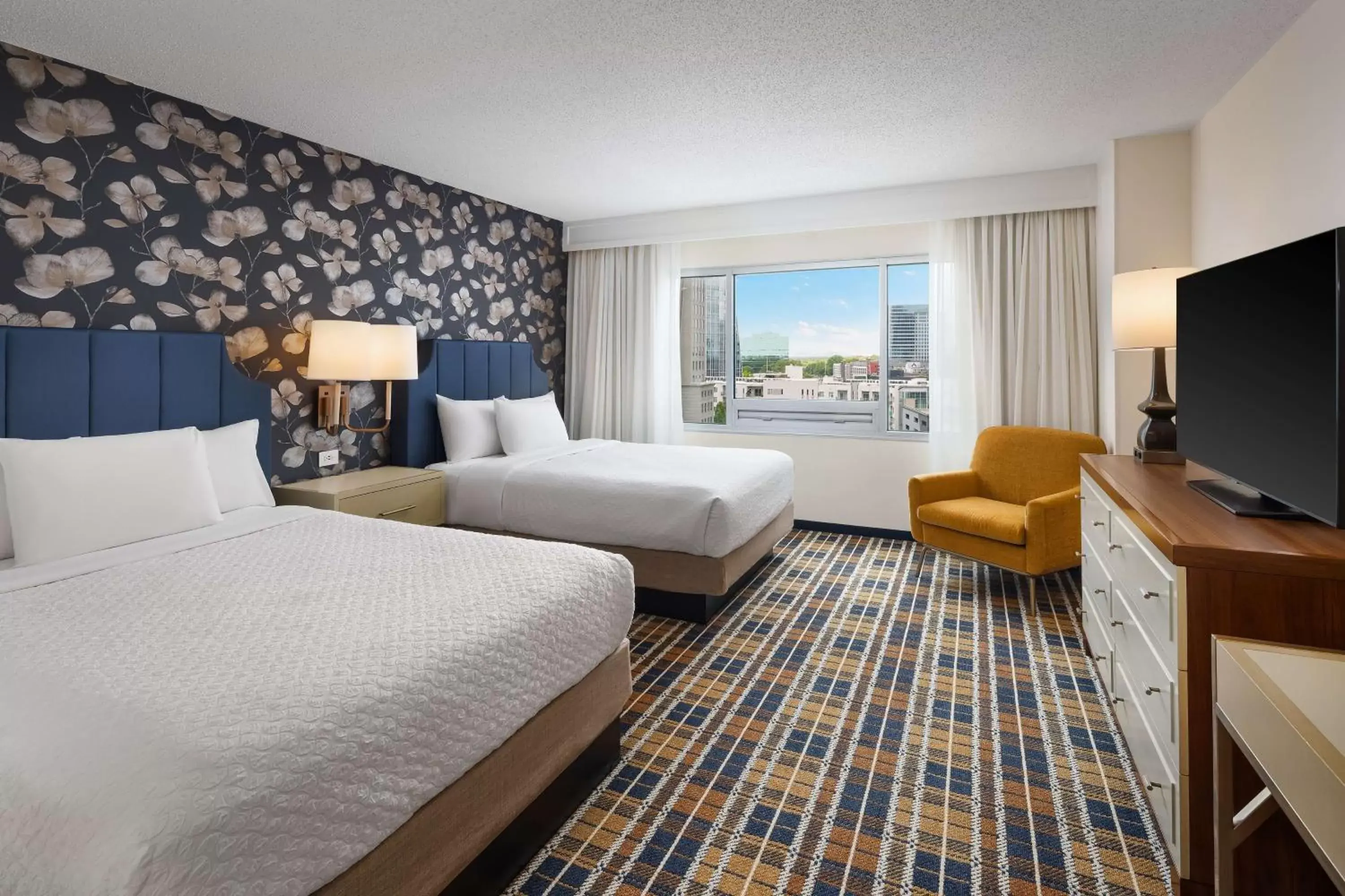 Bed in Embassy Suites by Hilton Atlanta Buckhead