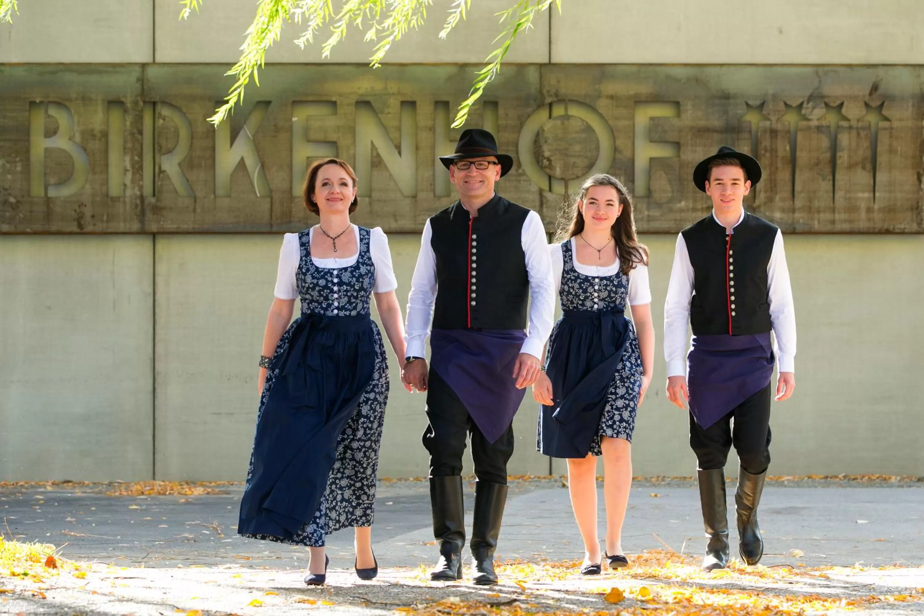 Family in BIRKENHOF - Wein - Land - Boutique Hotel