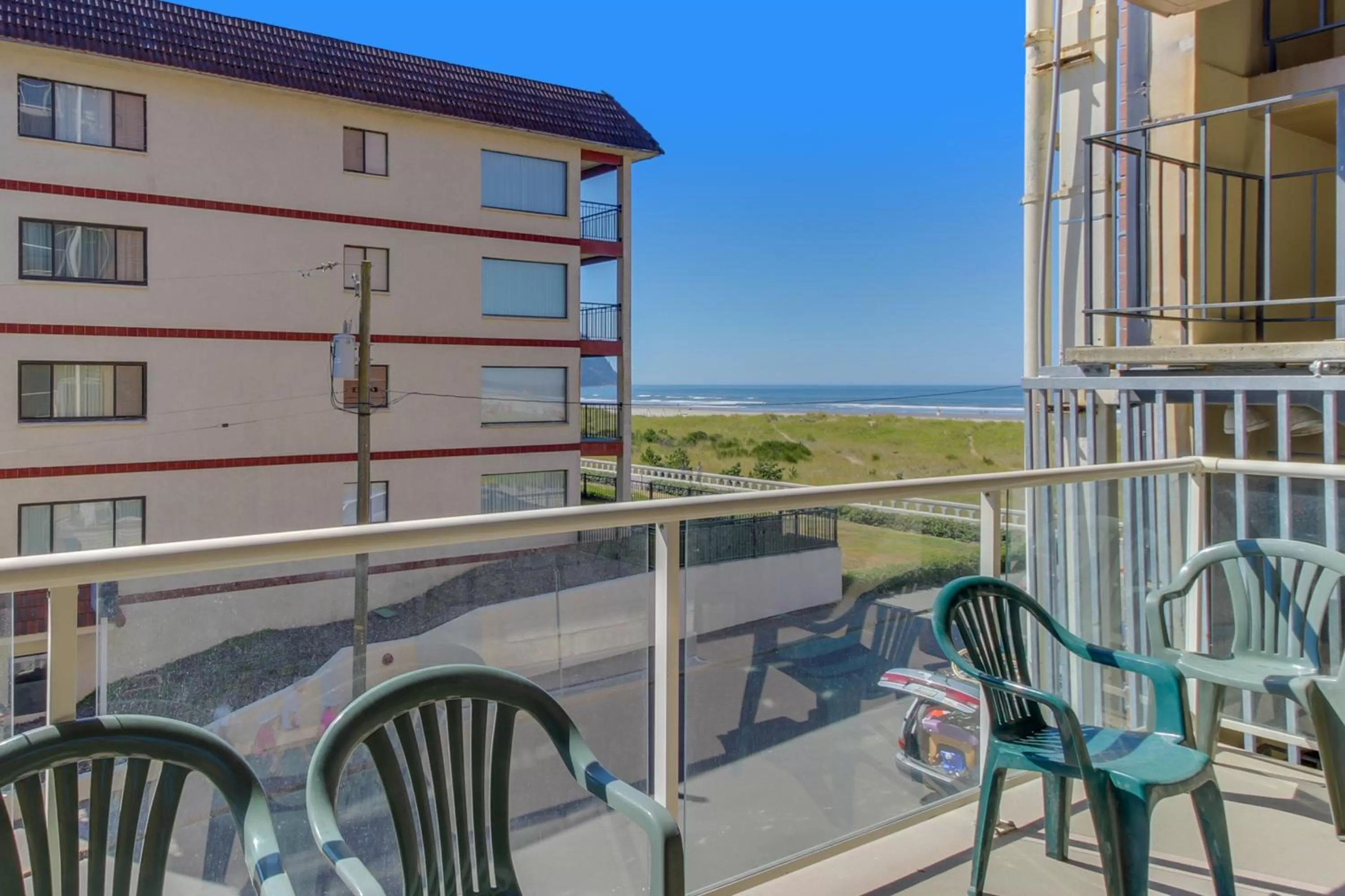 Sand & Sea: Agate Hunter (210)