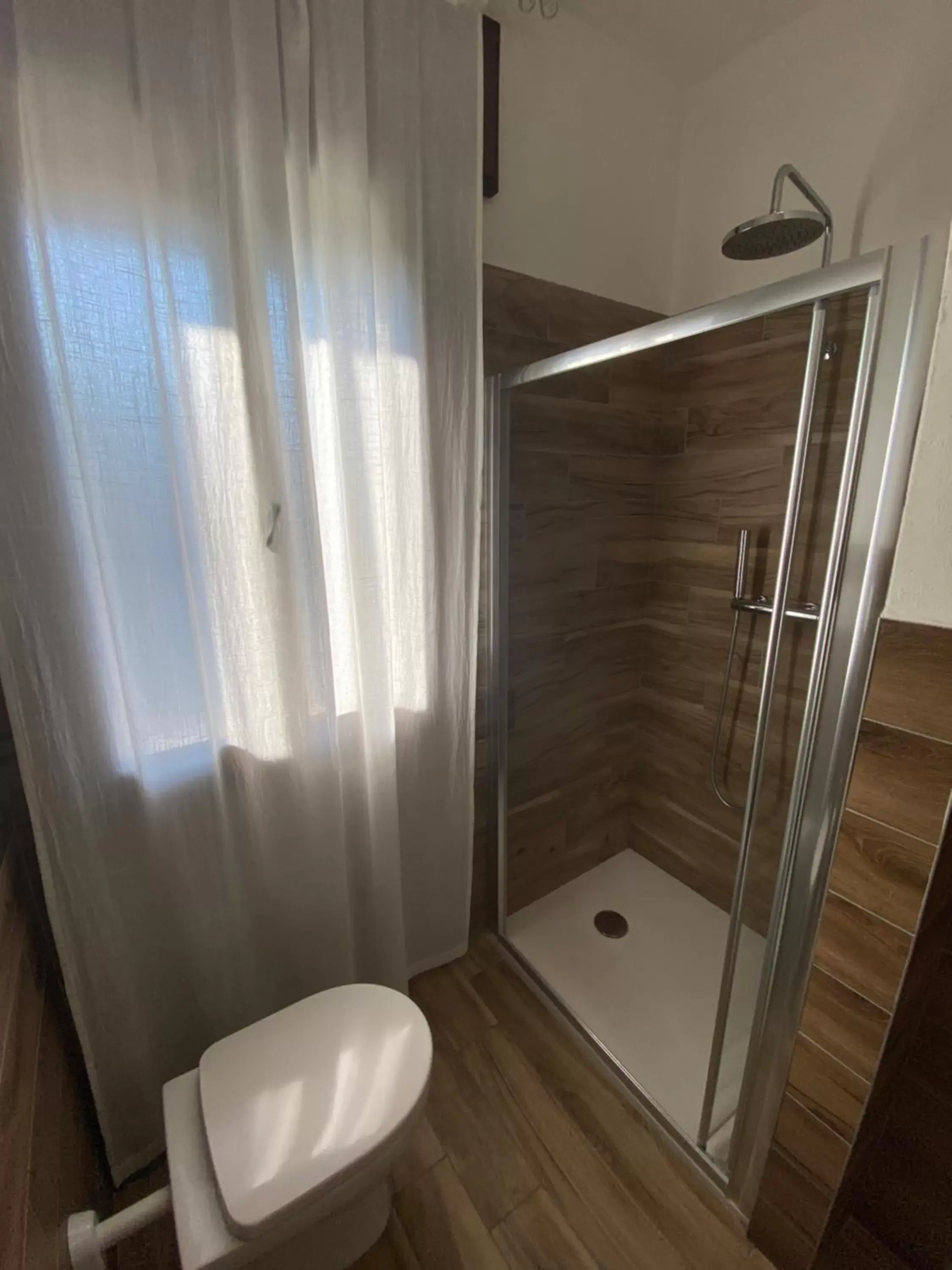 Shower, Bathroom in Bed & Breakfast Sinfonia