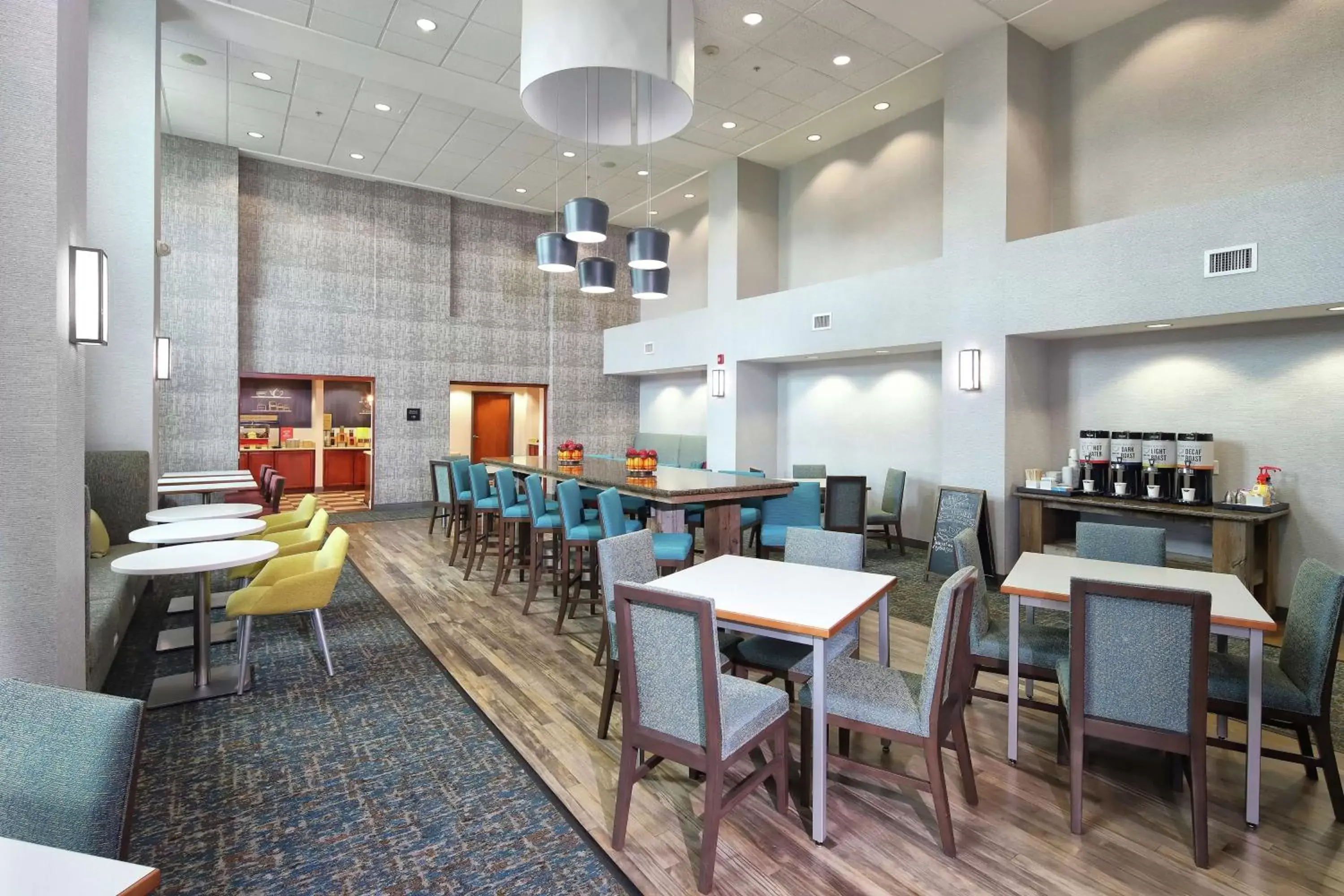 Lobby or reception, Restaurant/Places to Eat in Hampton Inn & Suites Tucson East