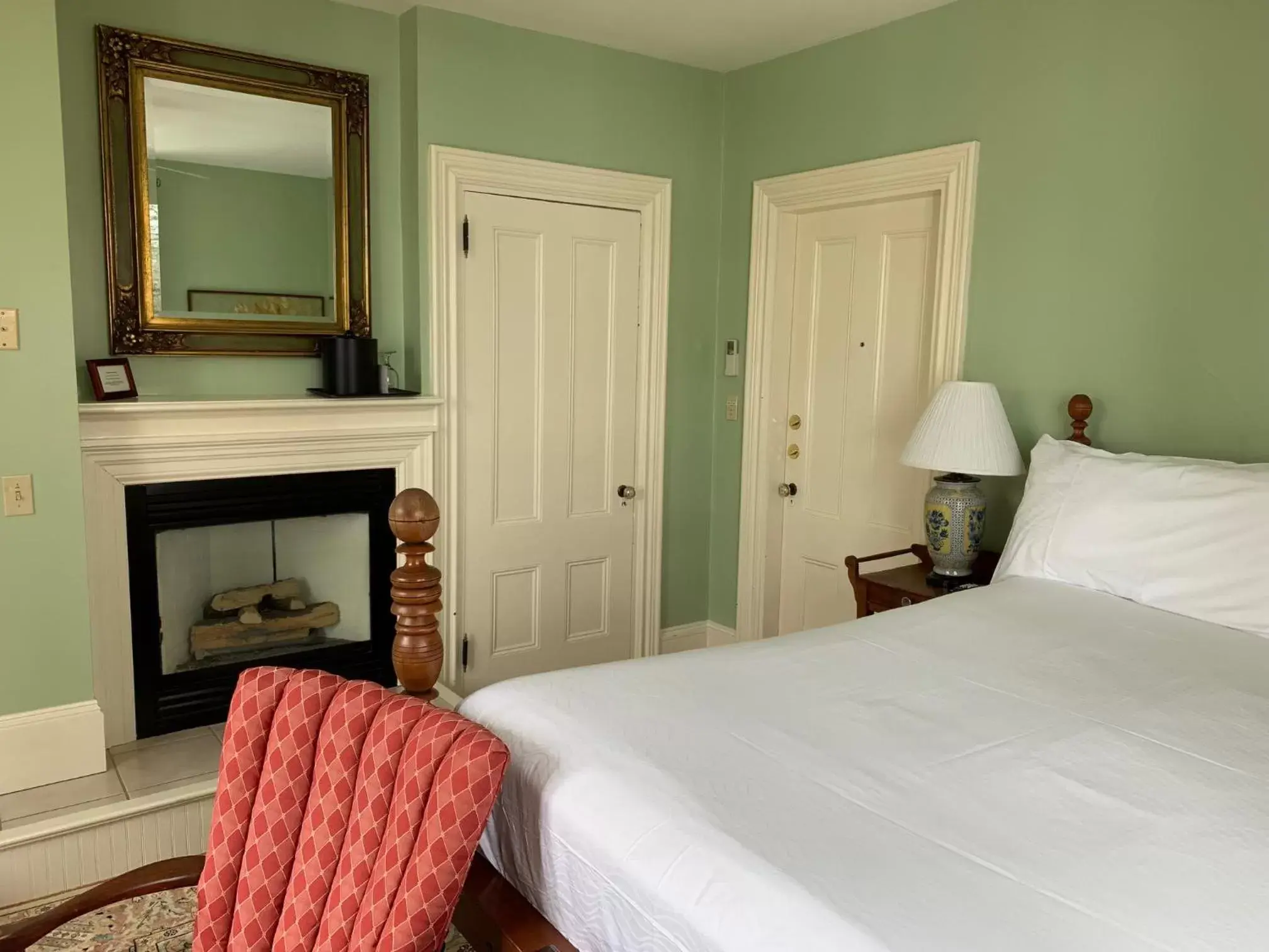 George Room in Belfry Inn and Bistro George Room in Belfry Inn and Bistro