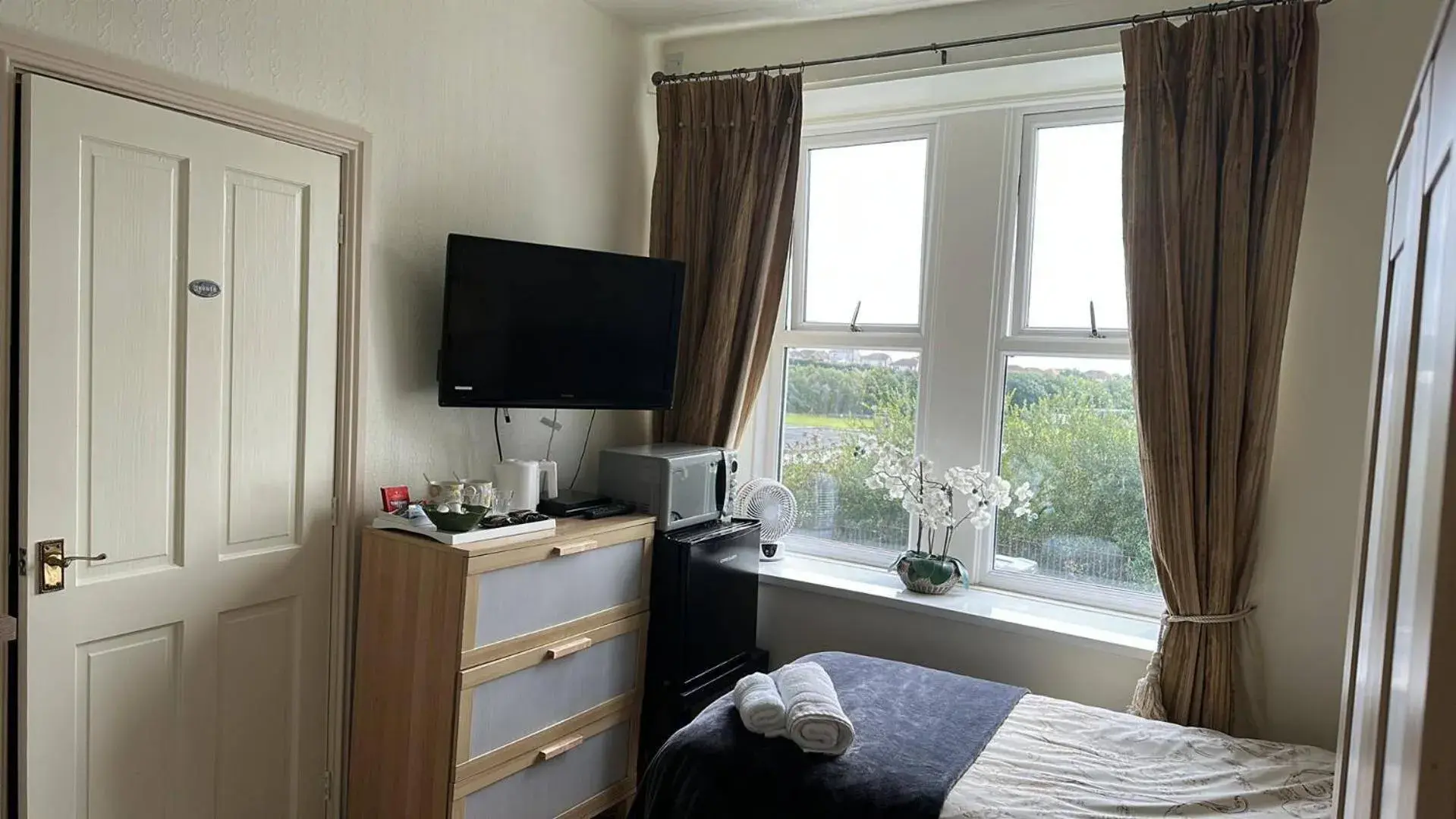 Bedroom, Bed in The Pavilion Guest House Bedroom, Bed in The Pavilion Guest House