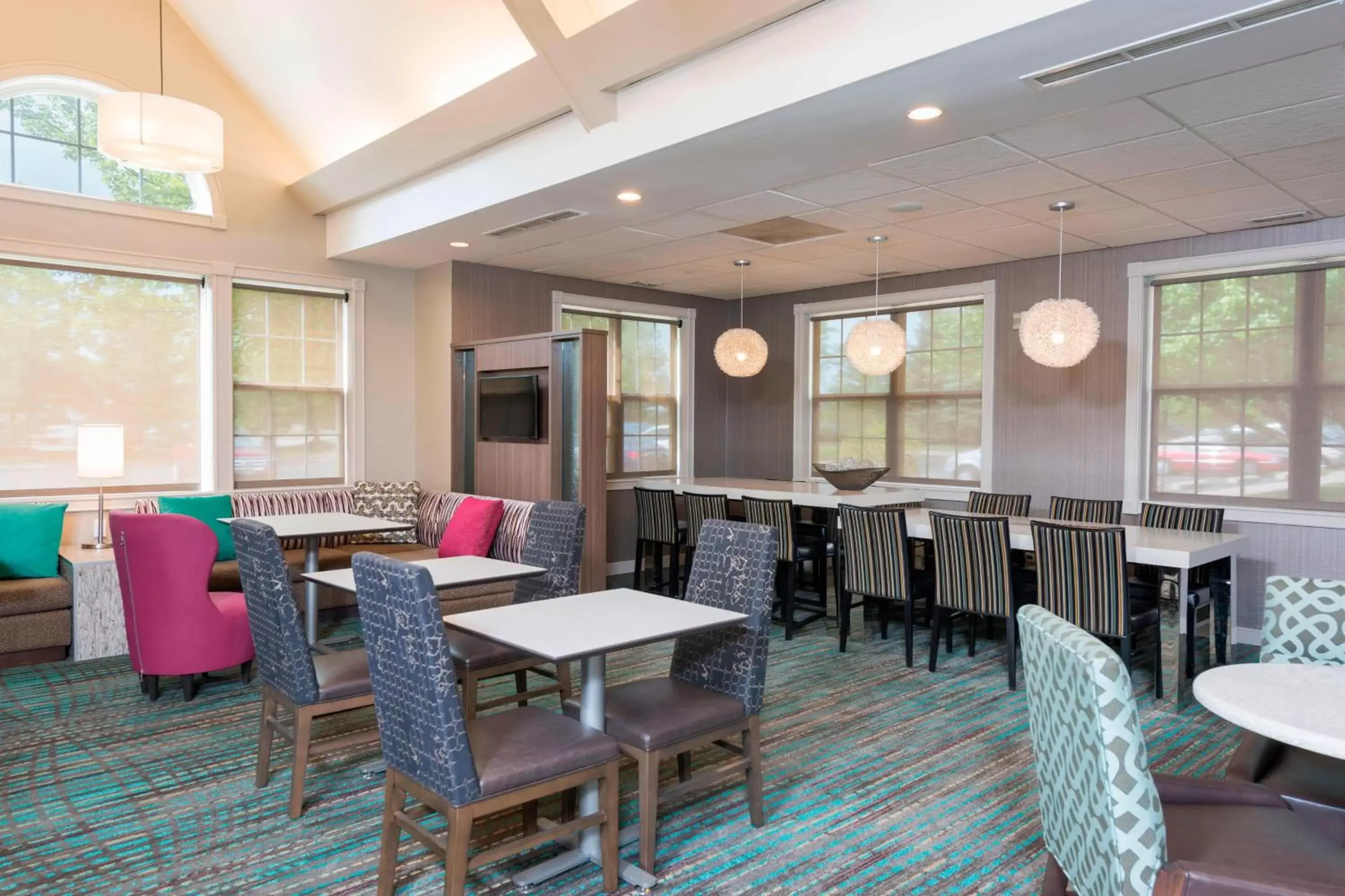 Lobby or reception, Restaurant/Places to Eat in Residence Inn by Marriott Grand Rapids West