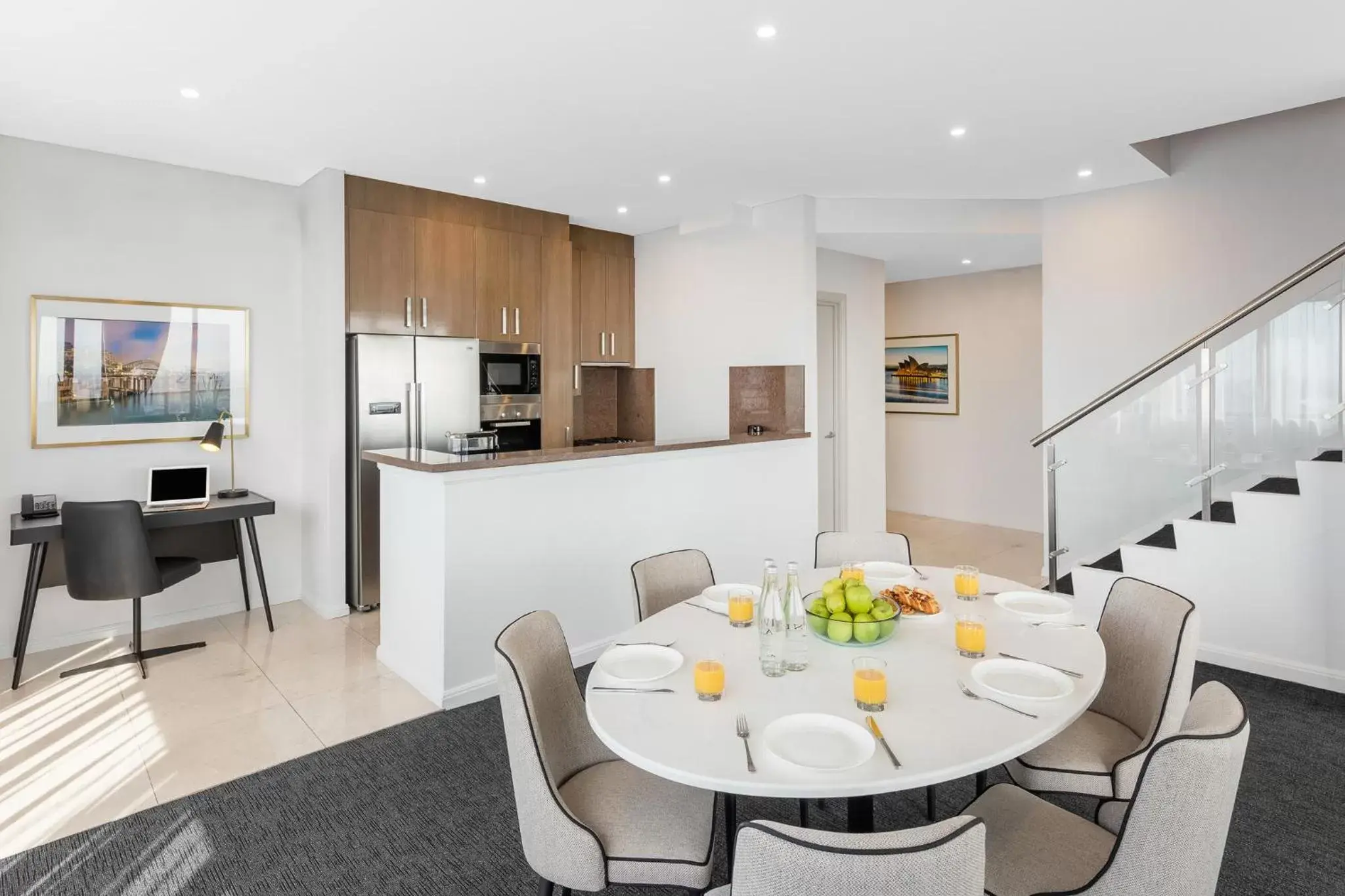 Kitchen or kitchenette, Dining Area in Meriton Suites Kent Street, Sydney