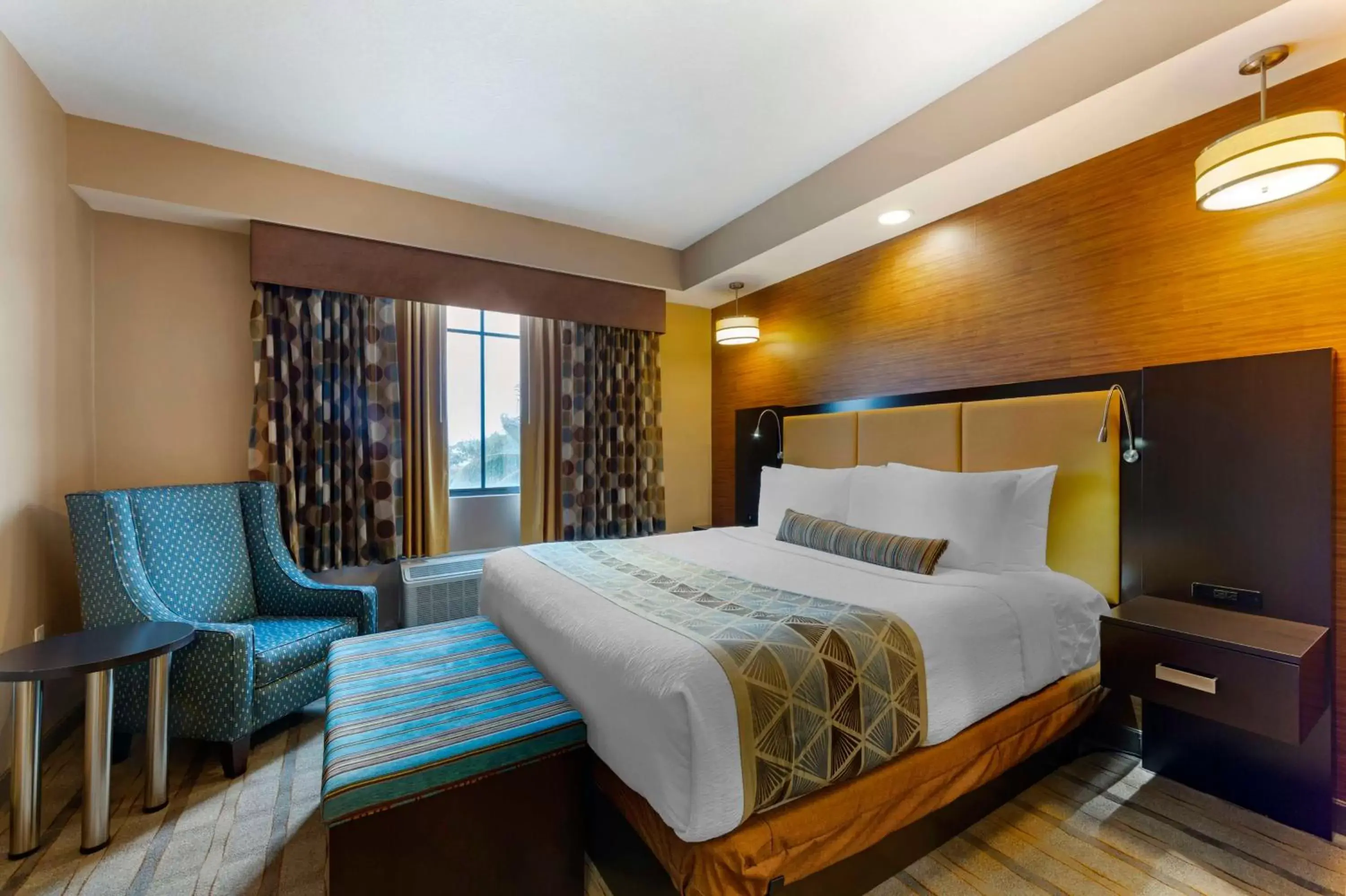 Bedroom, Bed in Best Western Plus Miami Executive Airport Hotel and Suites