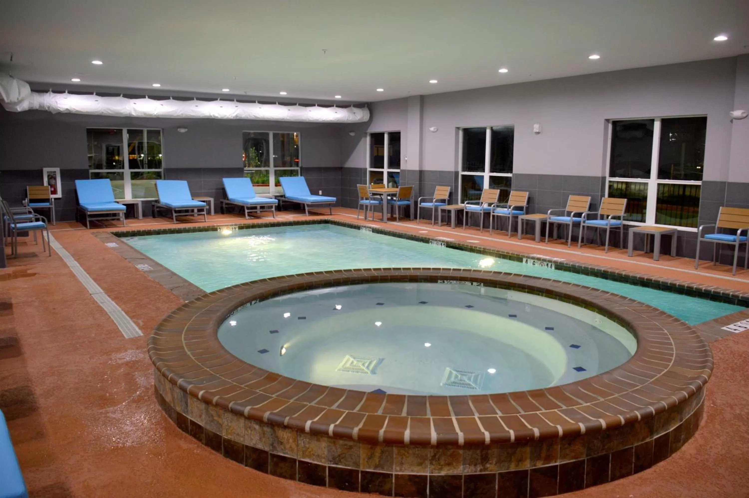 On site, Swimming Pool in Best Western Plus Airport Inn & Suites