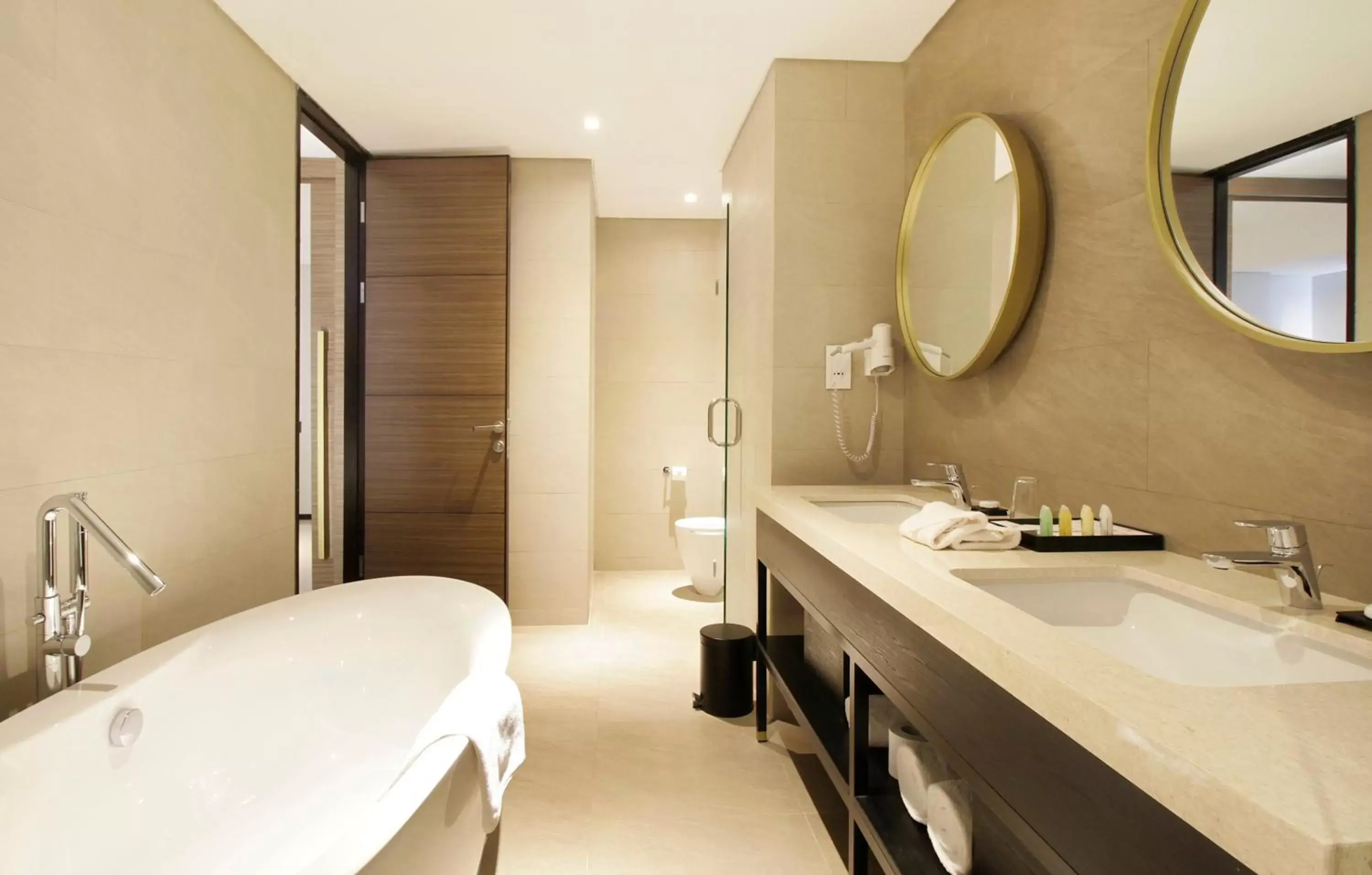 Bathroom in Swiss-Belinn Airport Surabaya