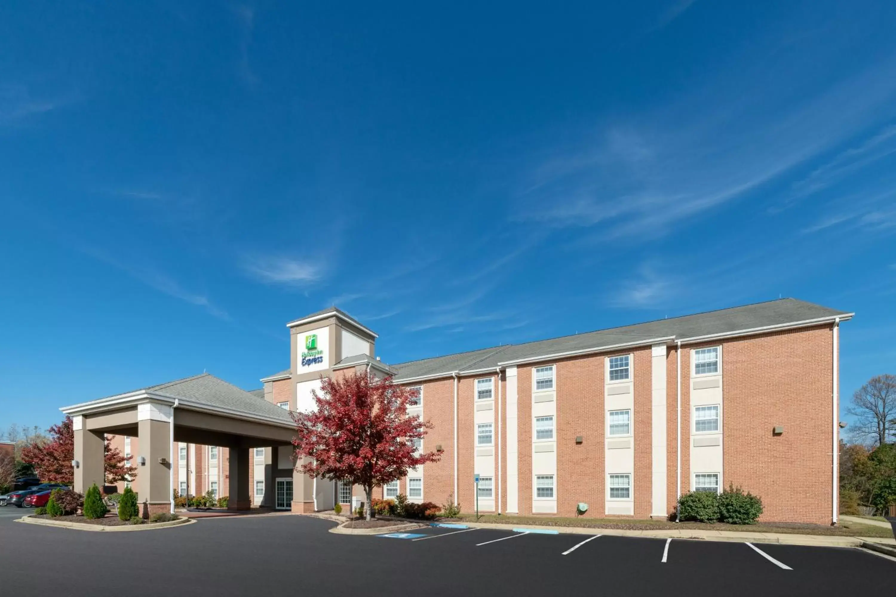 Property Building in Holiday Inn Express Prince Frederick, an IHG Hotel