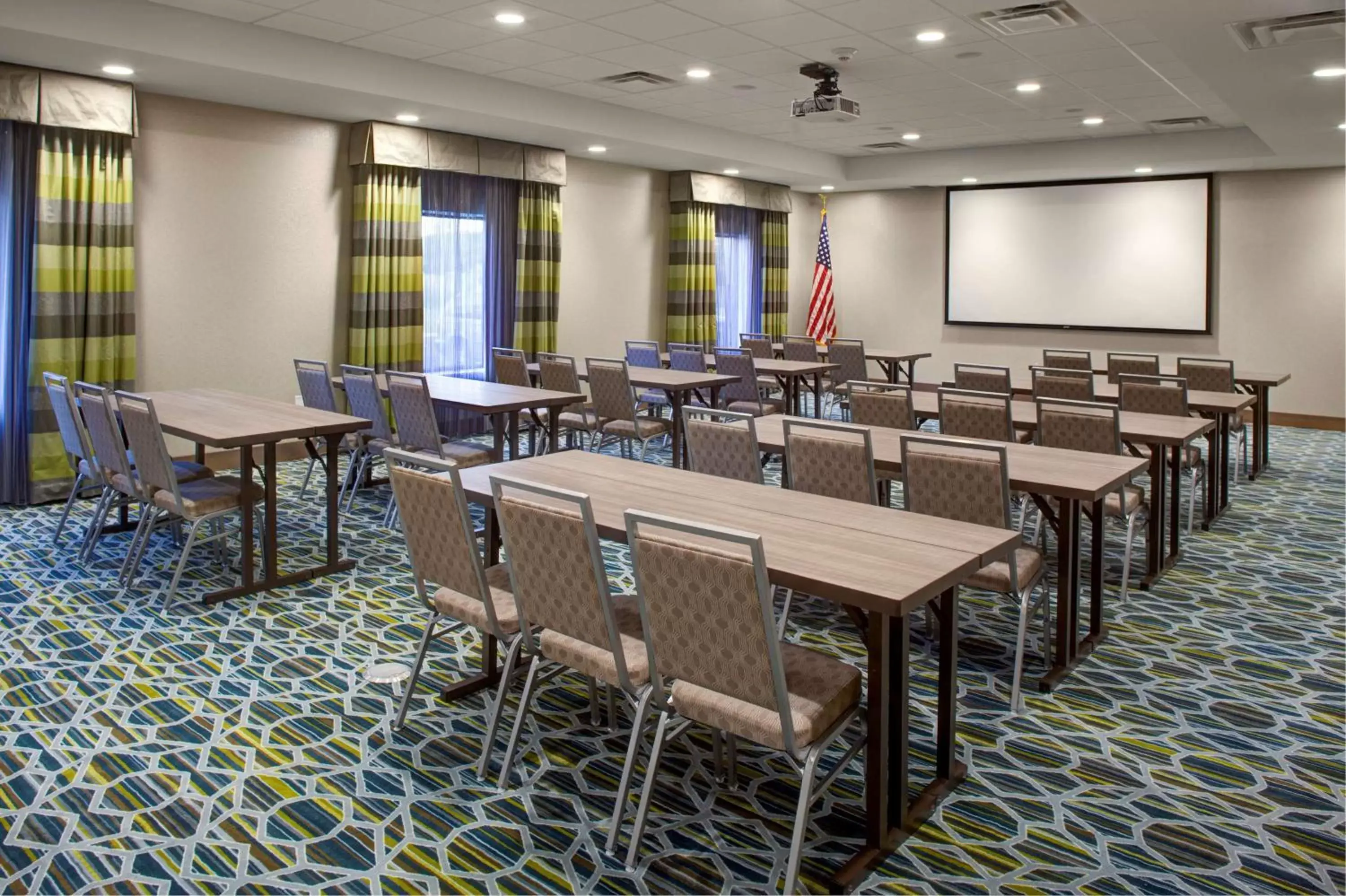 Meeting/conference room in Hampton Inn & Suites Syracuse North Airport Area