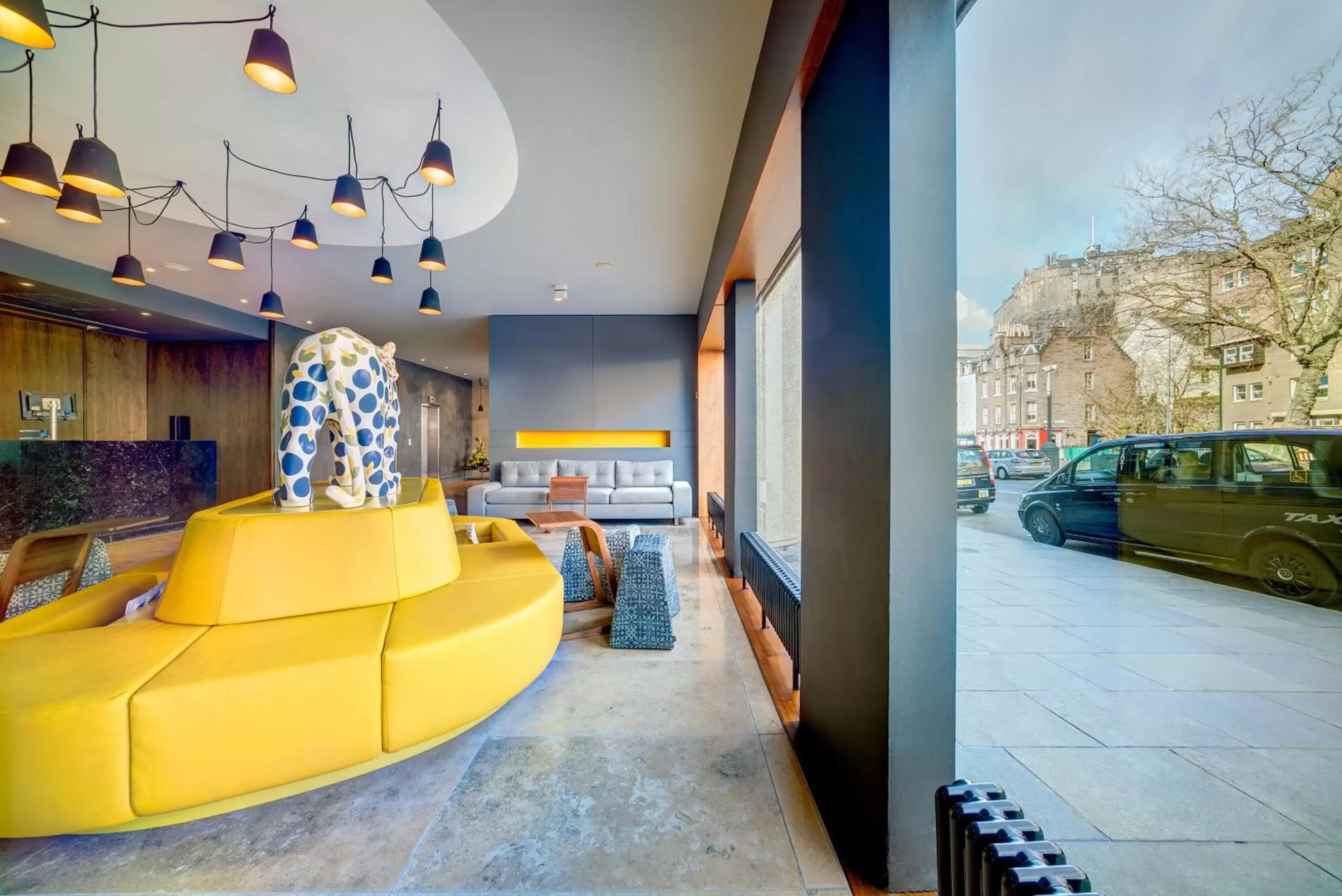 Lounge or bar in Apex City of Edinburgh Hotel