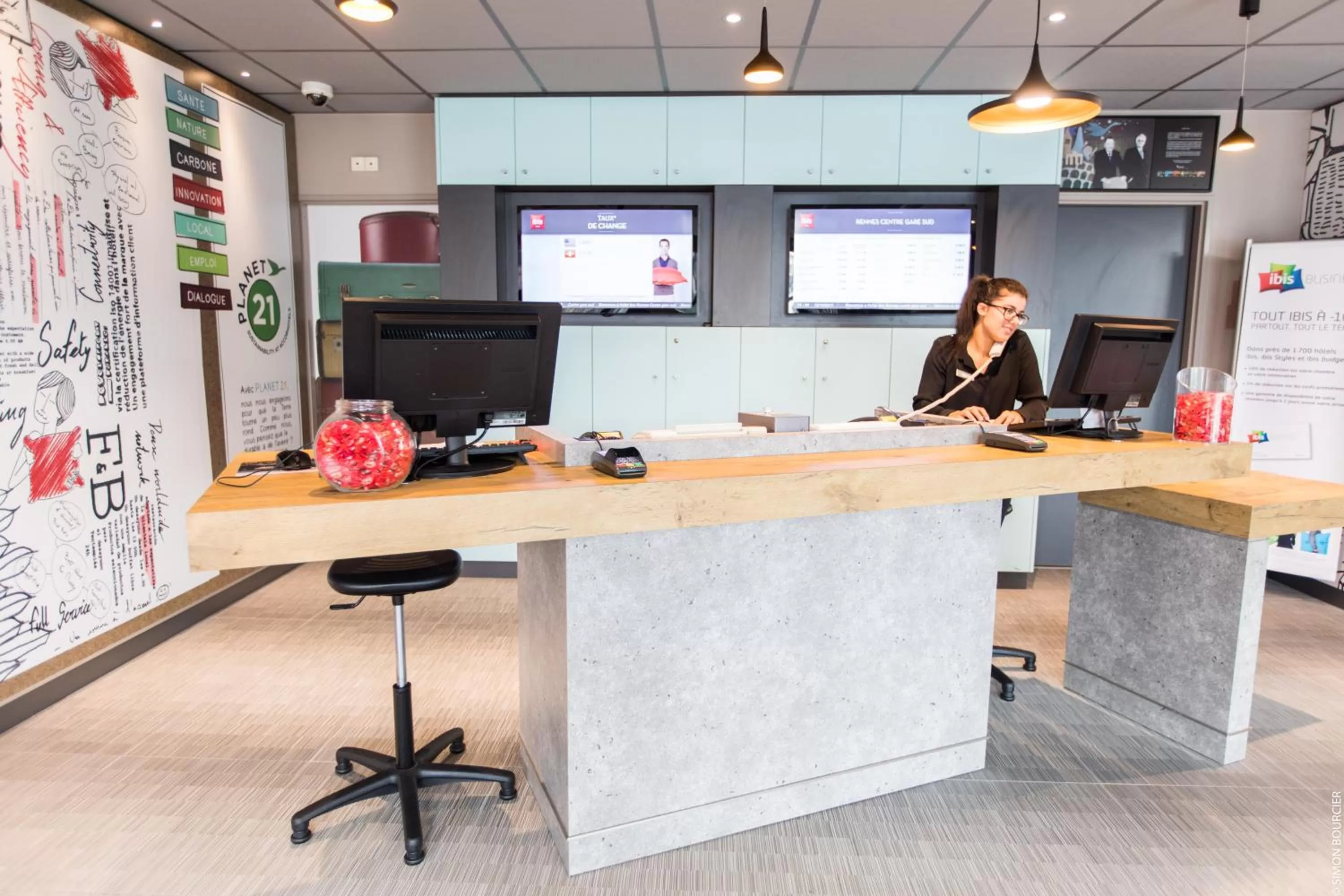 Lobby or reception in Hotel ibis Rennes Centre Gare Sud