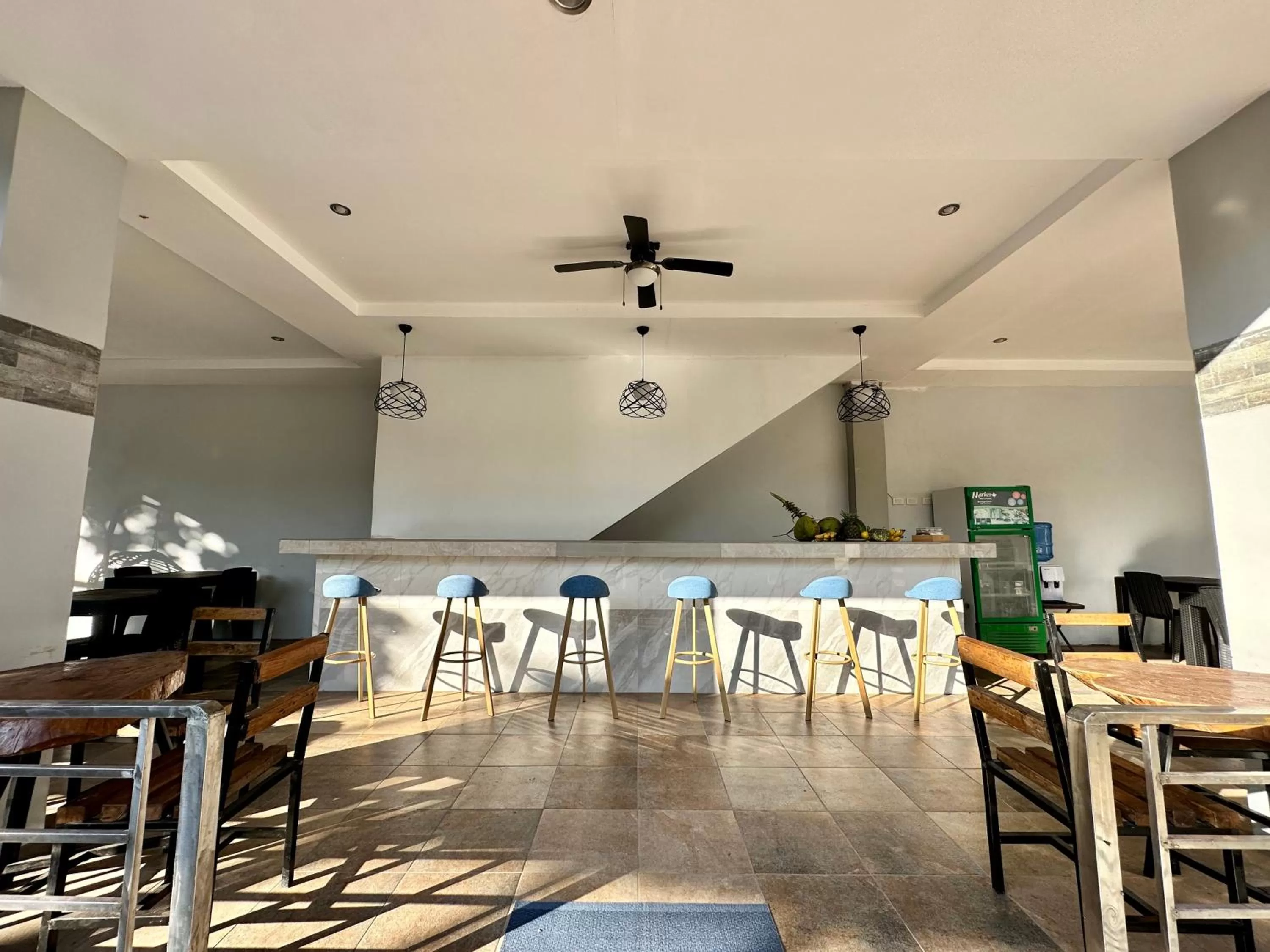 Restaurant/places to eat in Harbour Bliss Hotel