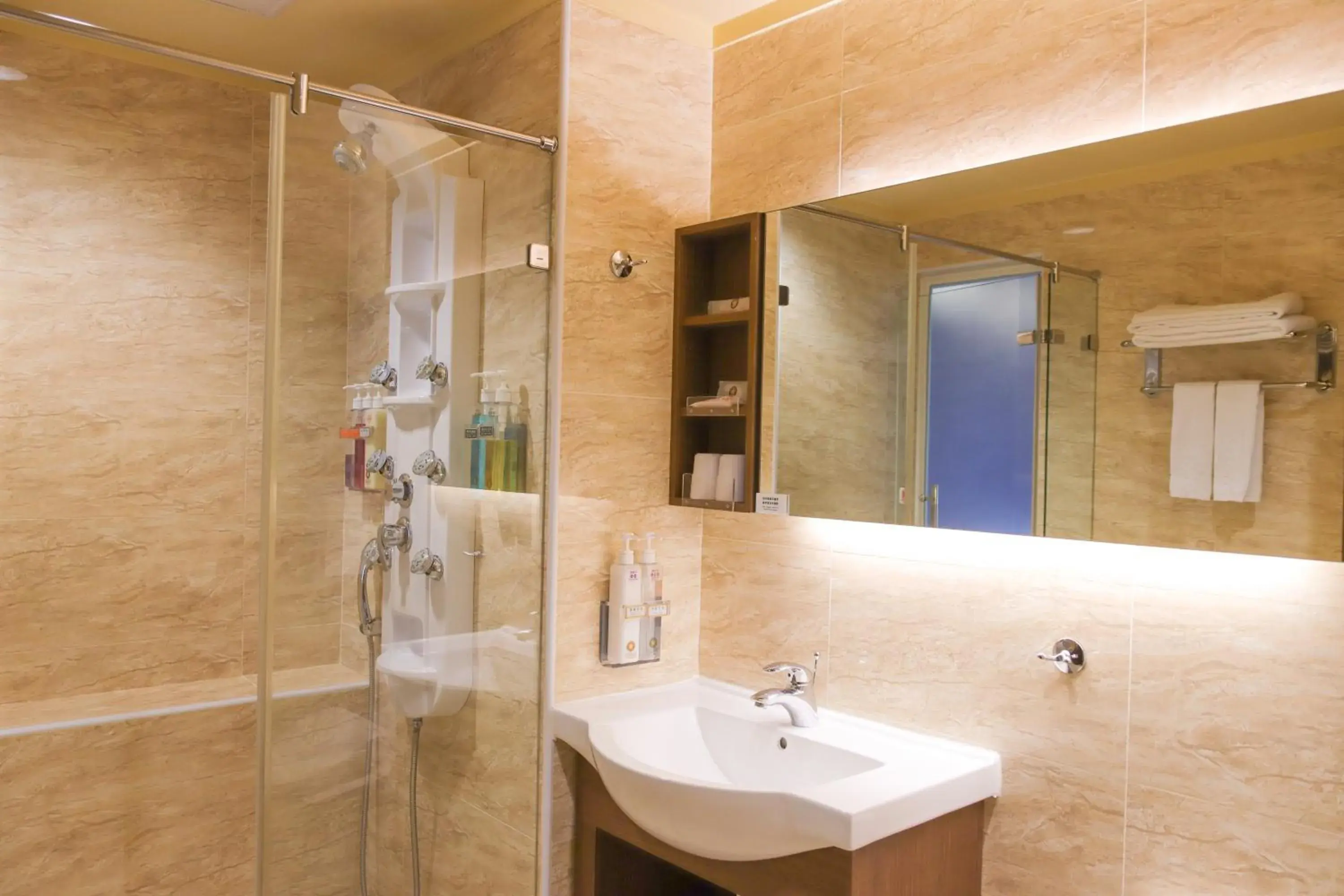 Bathroom in Kindness Hotel-Kaohsiung Guang Rong Pier