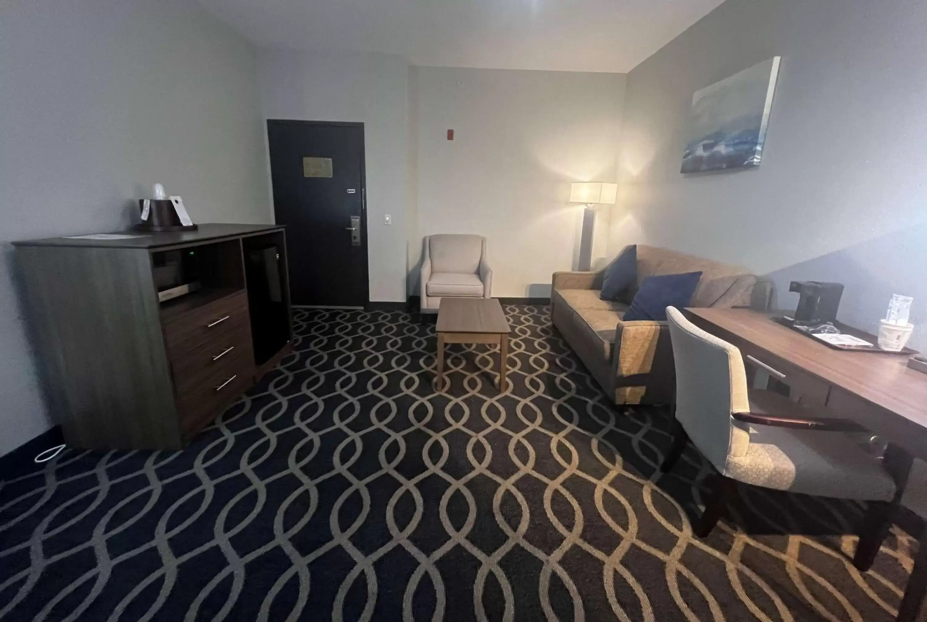 Bed, TV/Entertainment Center in Wingate by Wyndham Humble/Houston Intercontinental Airport