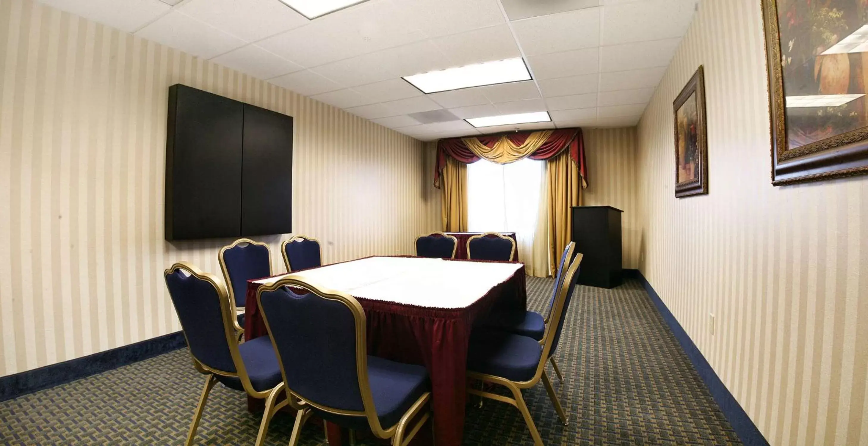 Meeting/conference room in Hampton Inn & Suites Pittsburg