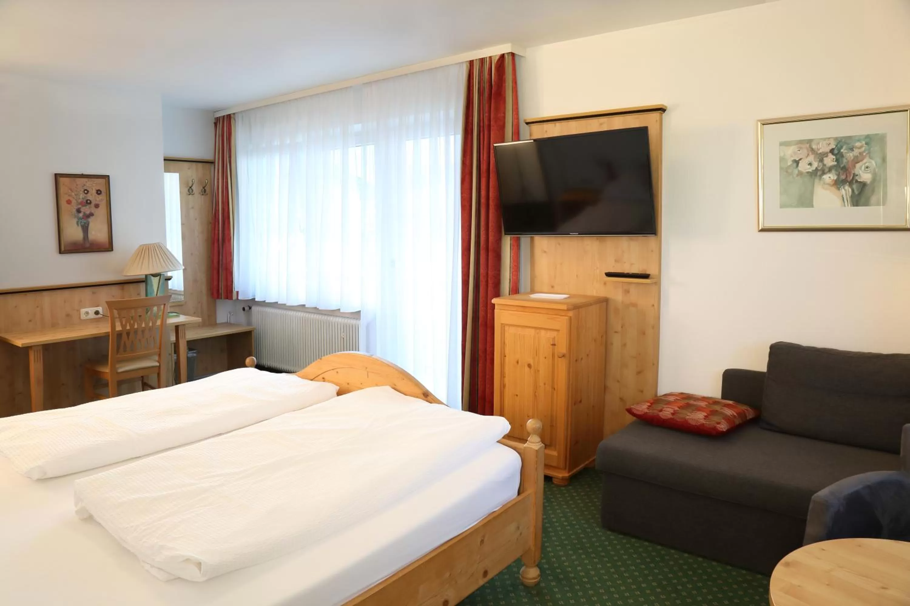 Bed in Hotel Steffl Garni inkl Chiemgau Karte