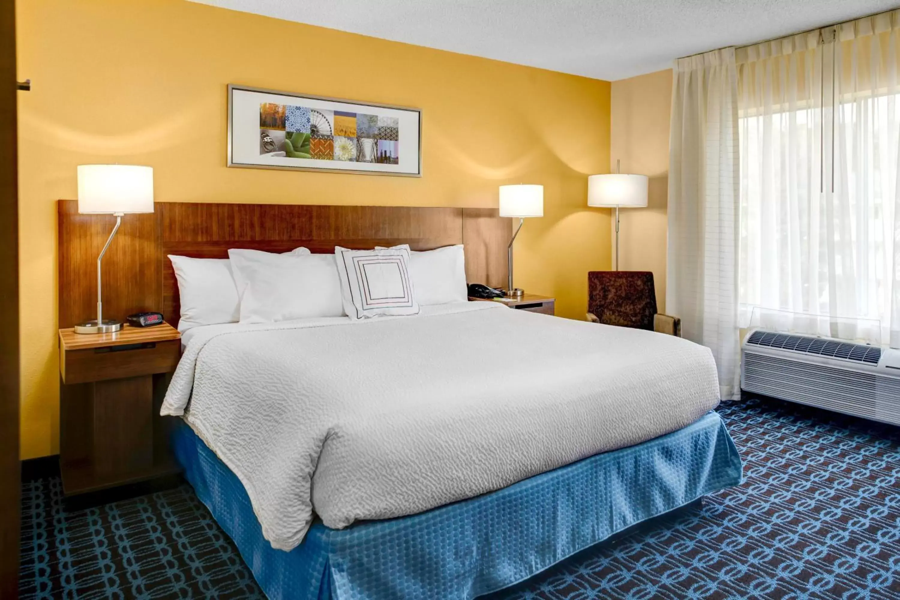 Photo of the whole room, Bed in Fairfield Inn and Suites by Marriott Atlanta Suwanee