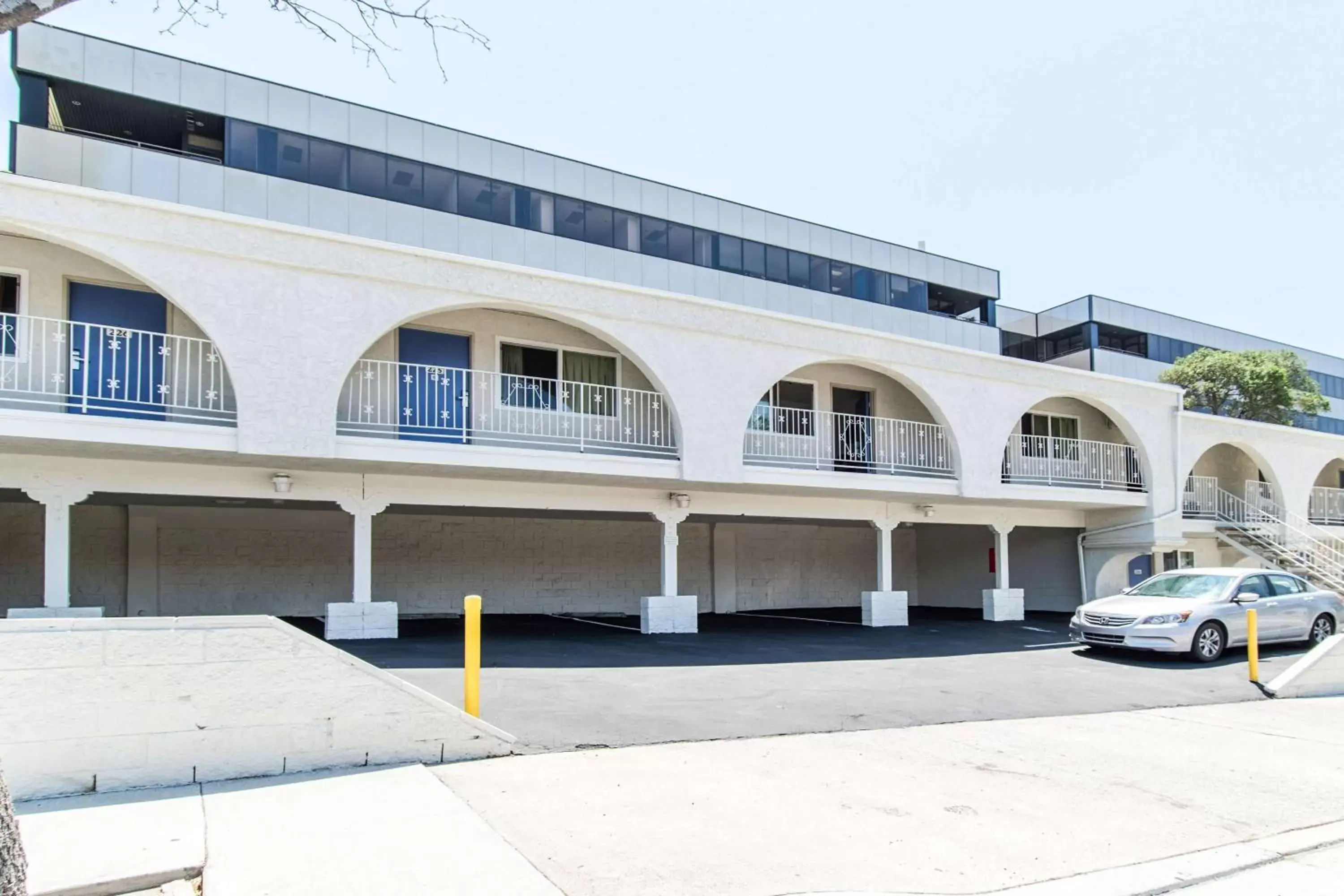 Property building in Motel 6-Orange, CA - Anaheim Property building in Motel 6-Orange, CA - Anaheim