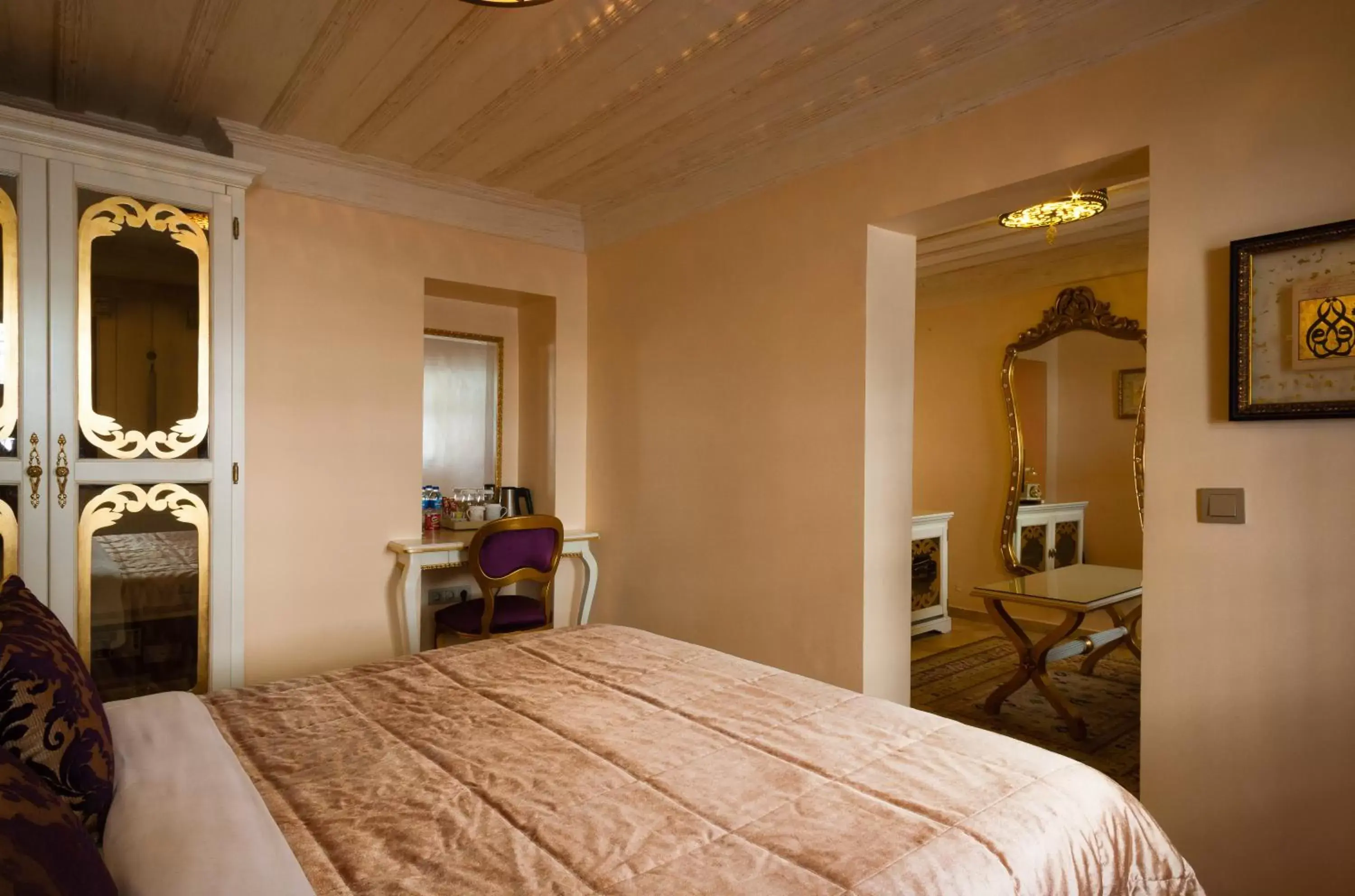 Bedroom, Bed in İstanbul Bosphorus Hotel Symbola