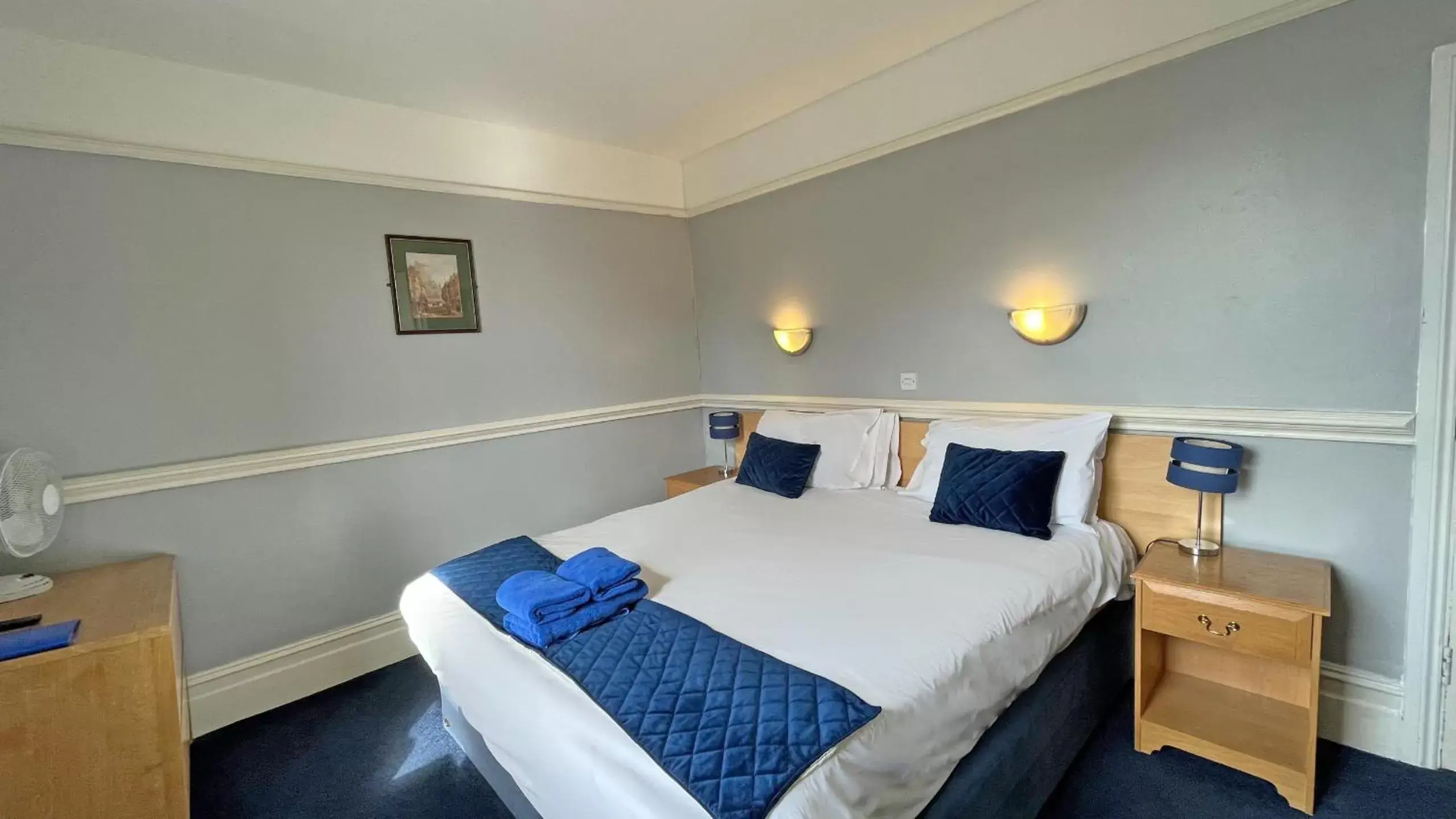 Double Room with Private Bathroom in Royal Hotel Sheerness