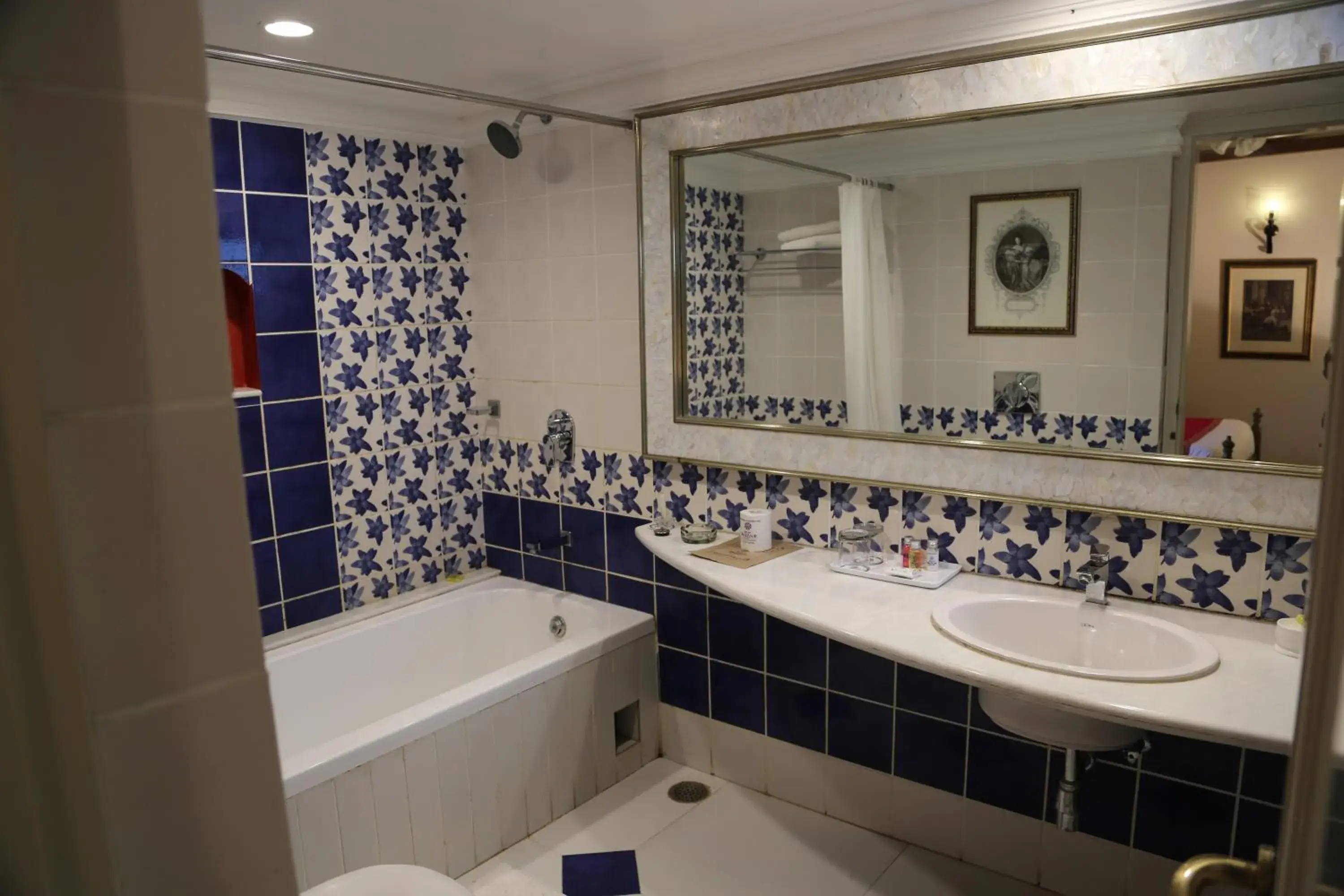 Bathroom in Hotel Hillock
