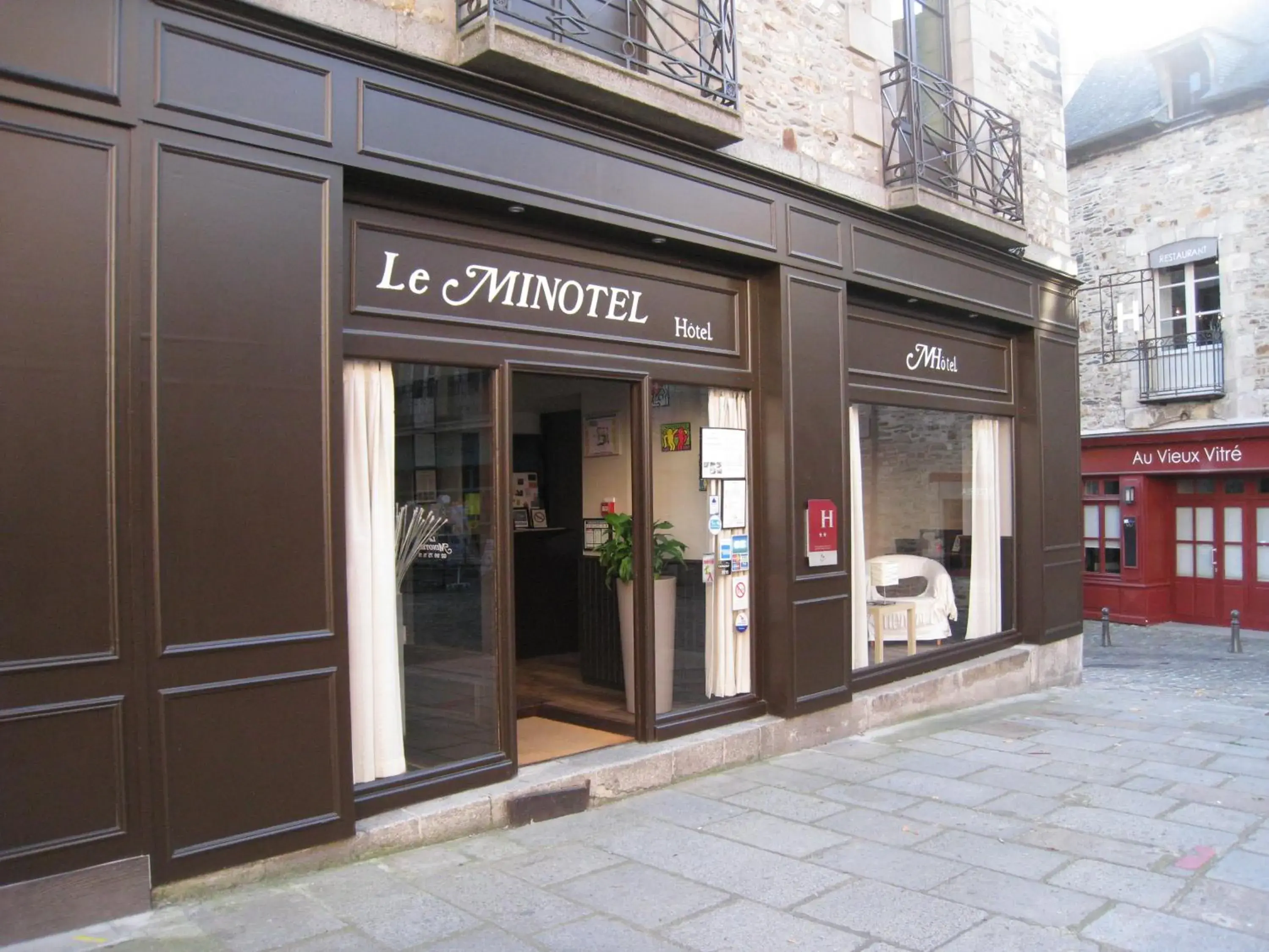 Facade/entrance in Le Minotel