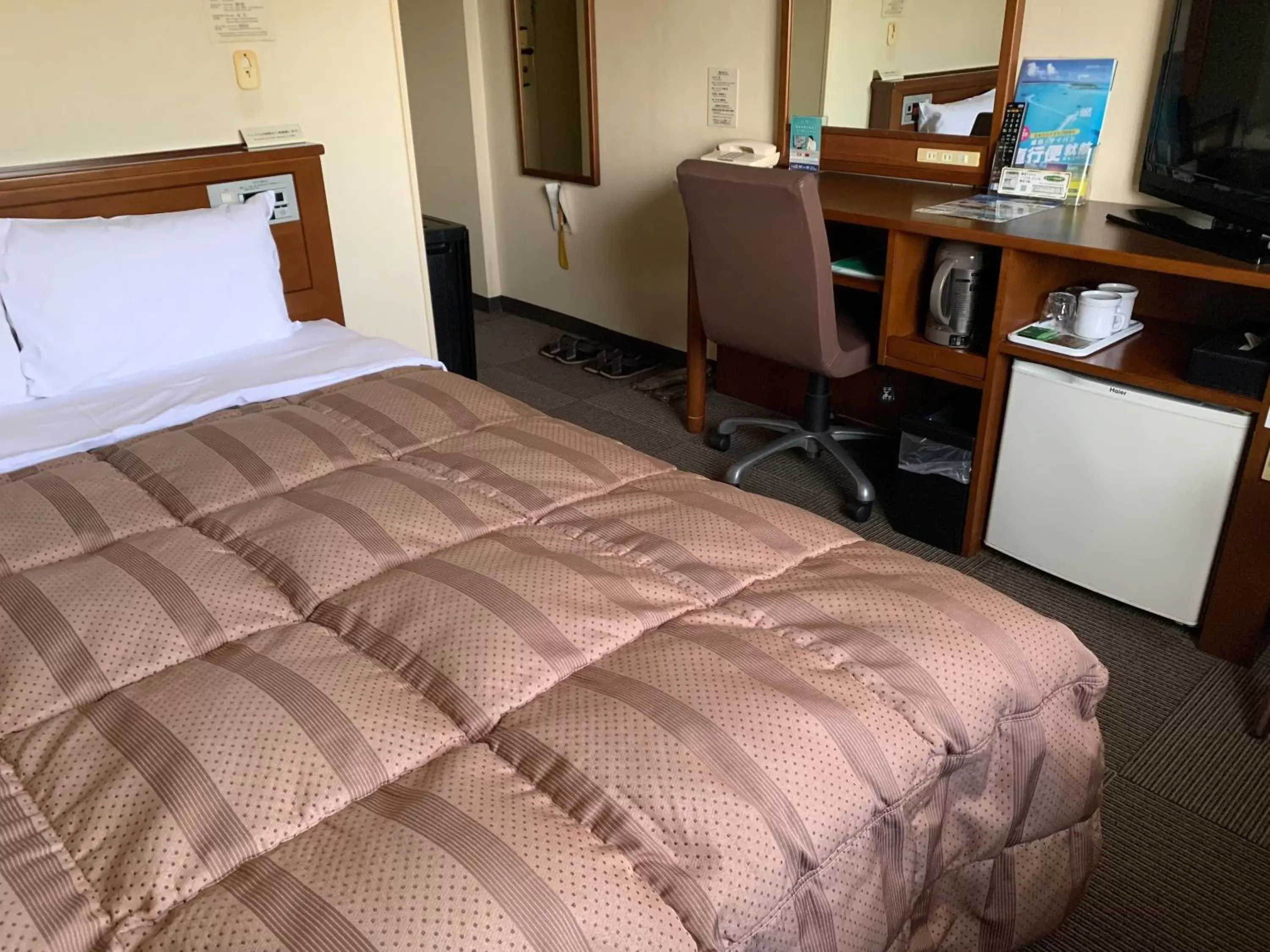 Bed in Hotel Route-Inn Iwata Inter