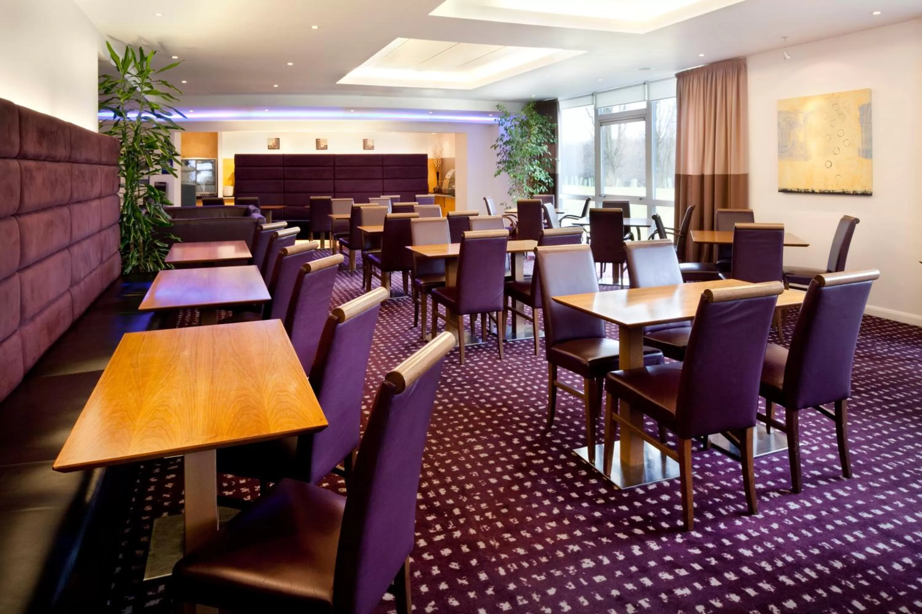 Restaurant/places to eat in Holiday Inn Express Cambridge by IHG