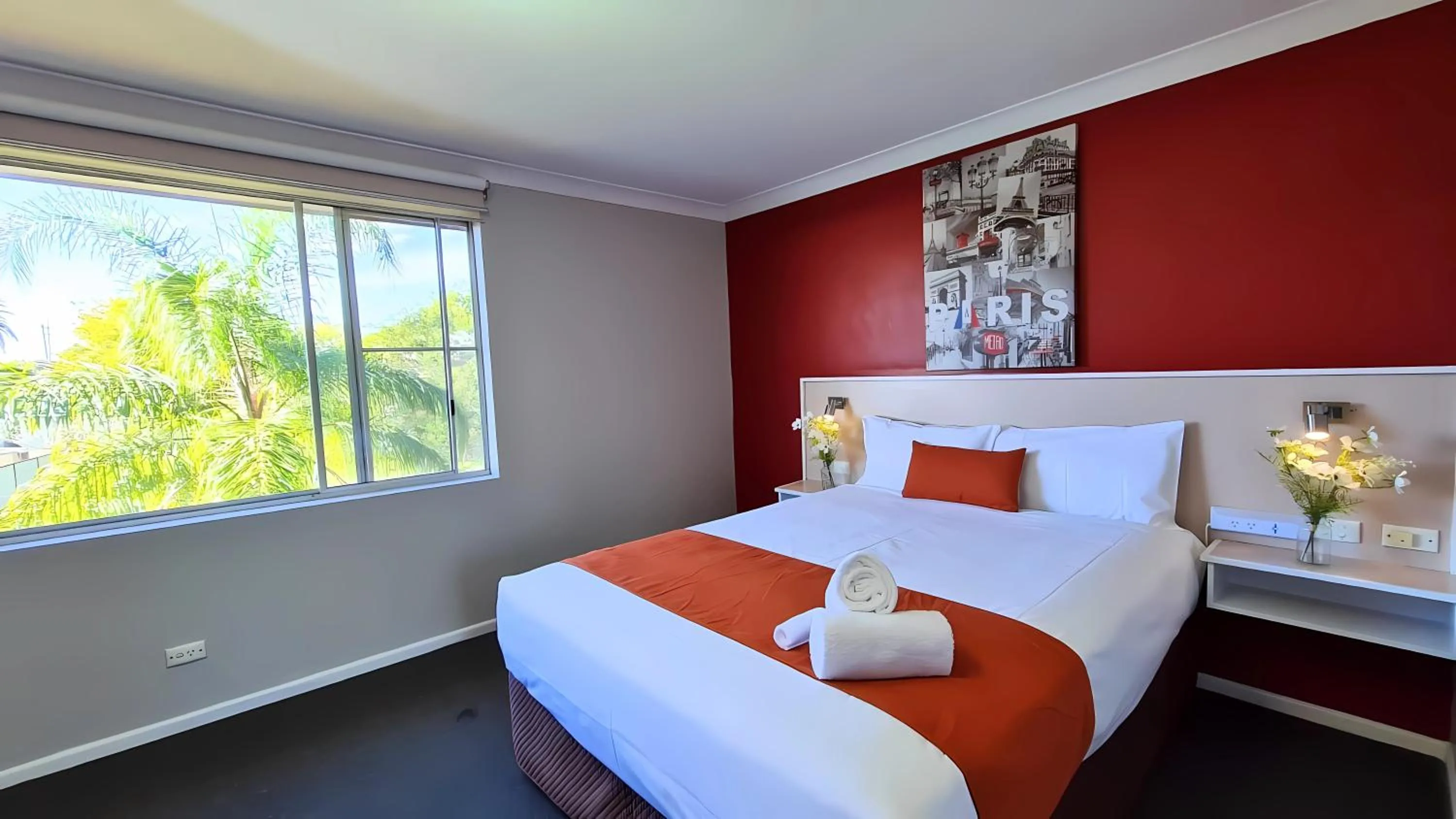 Bed in Marco Polo Motor Inn Taree