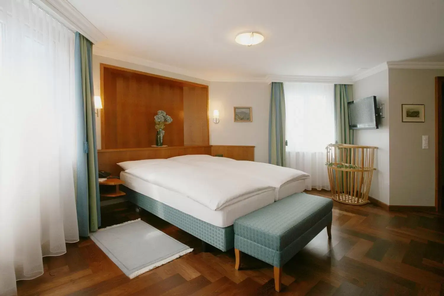 Photo of the whole room, Bed in Hotel Hecht Appenzell