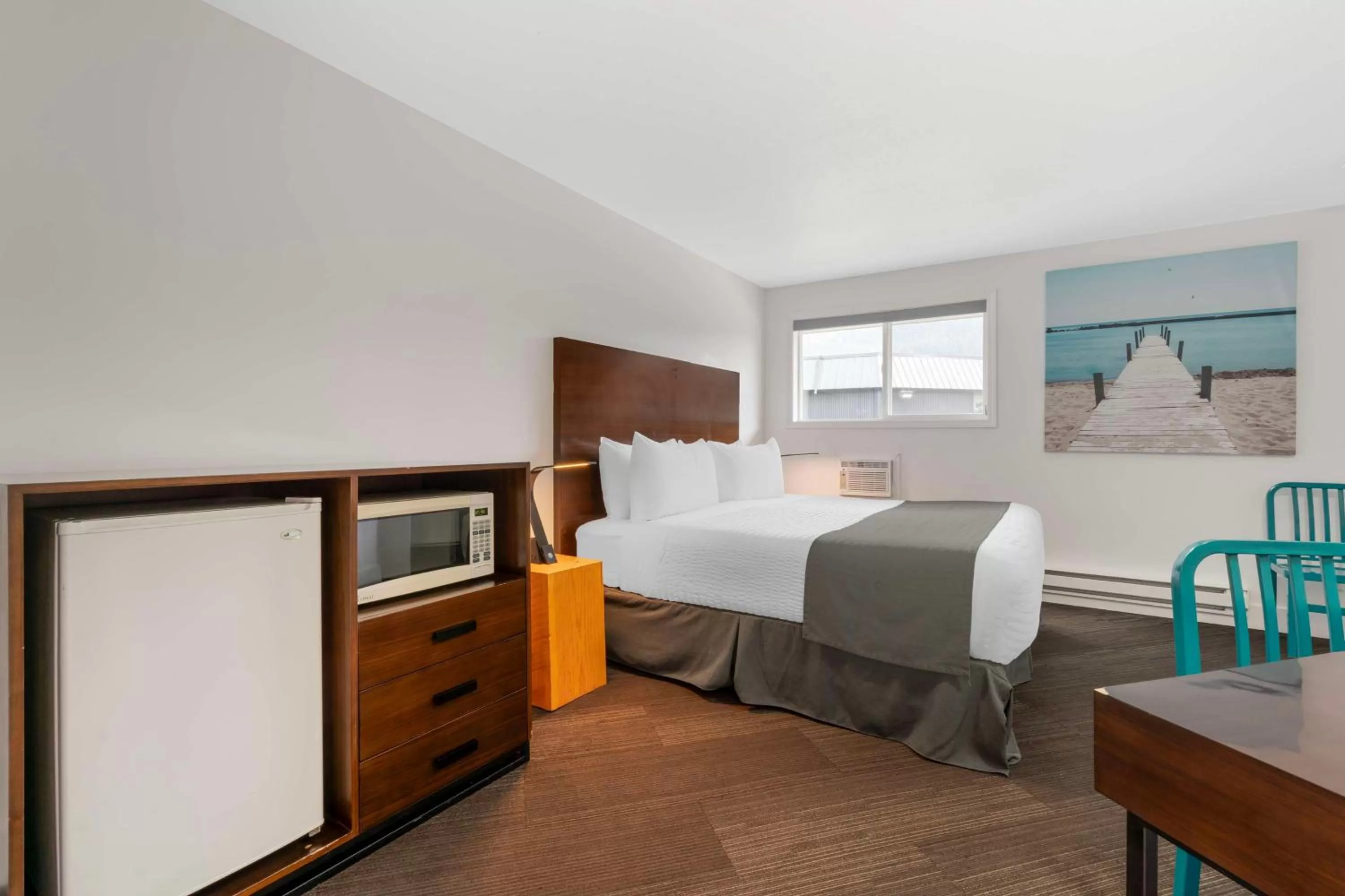 Bedroom, Bed in Stoke Hotel SureStay Collection by Best Western