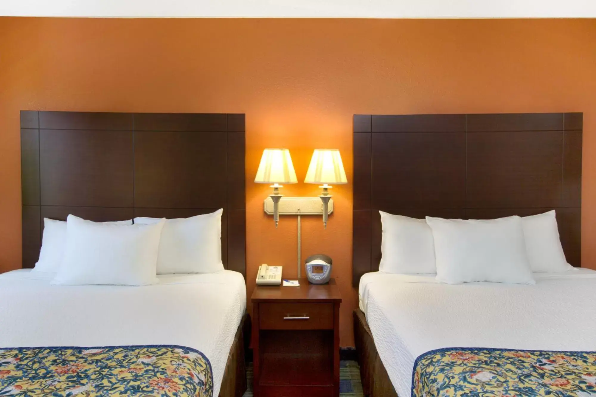 Bed in Days Inn by Wyndham Fremont Bed in Days Inn by Wyndham Fremont