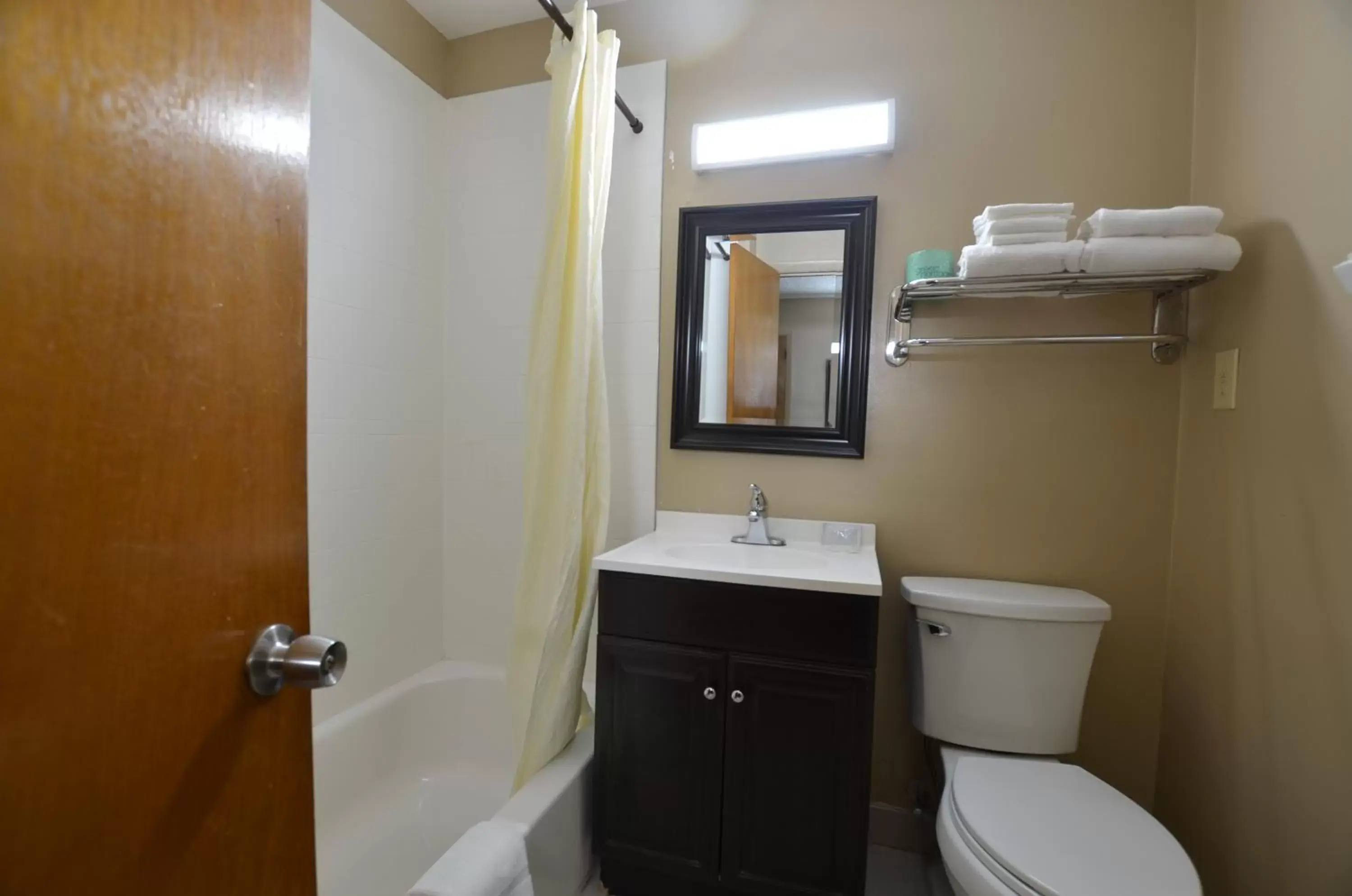 Shower, Bathroom in Travelowes Motel - Maggie Valley