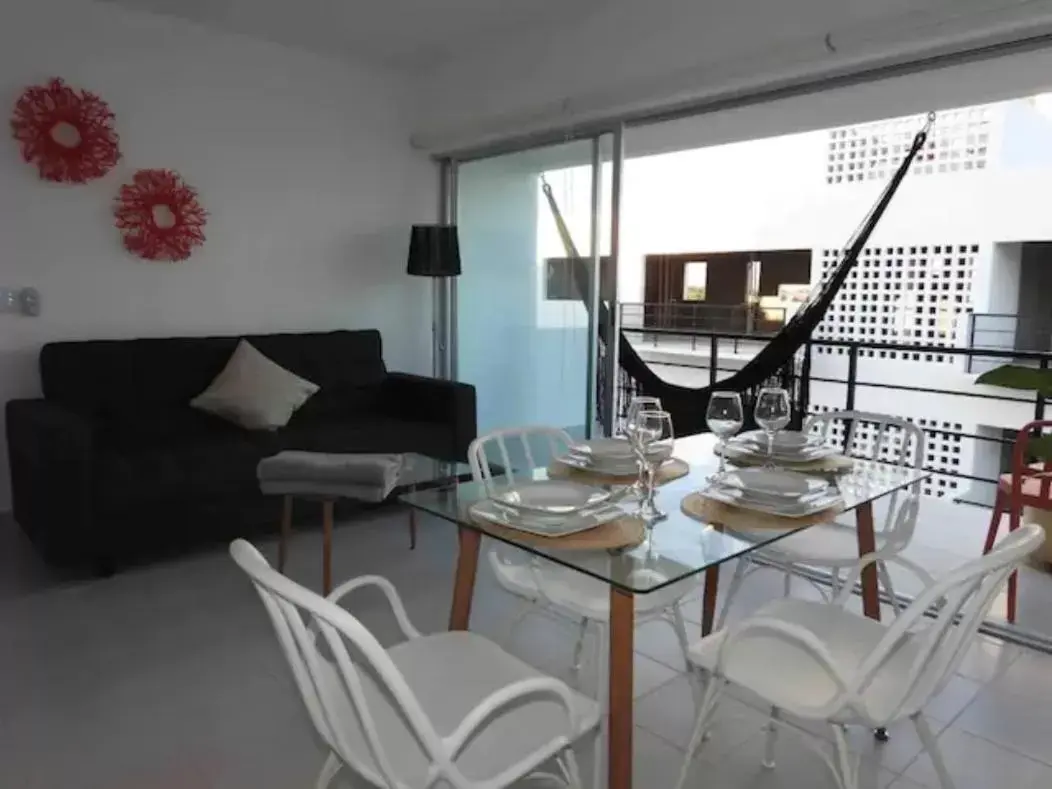 Dining Area in Papaya Condo Acapulco Diamante -Solo Adultos