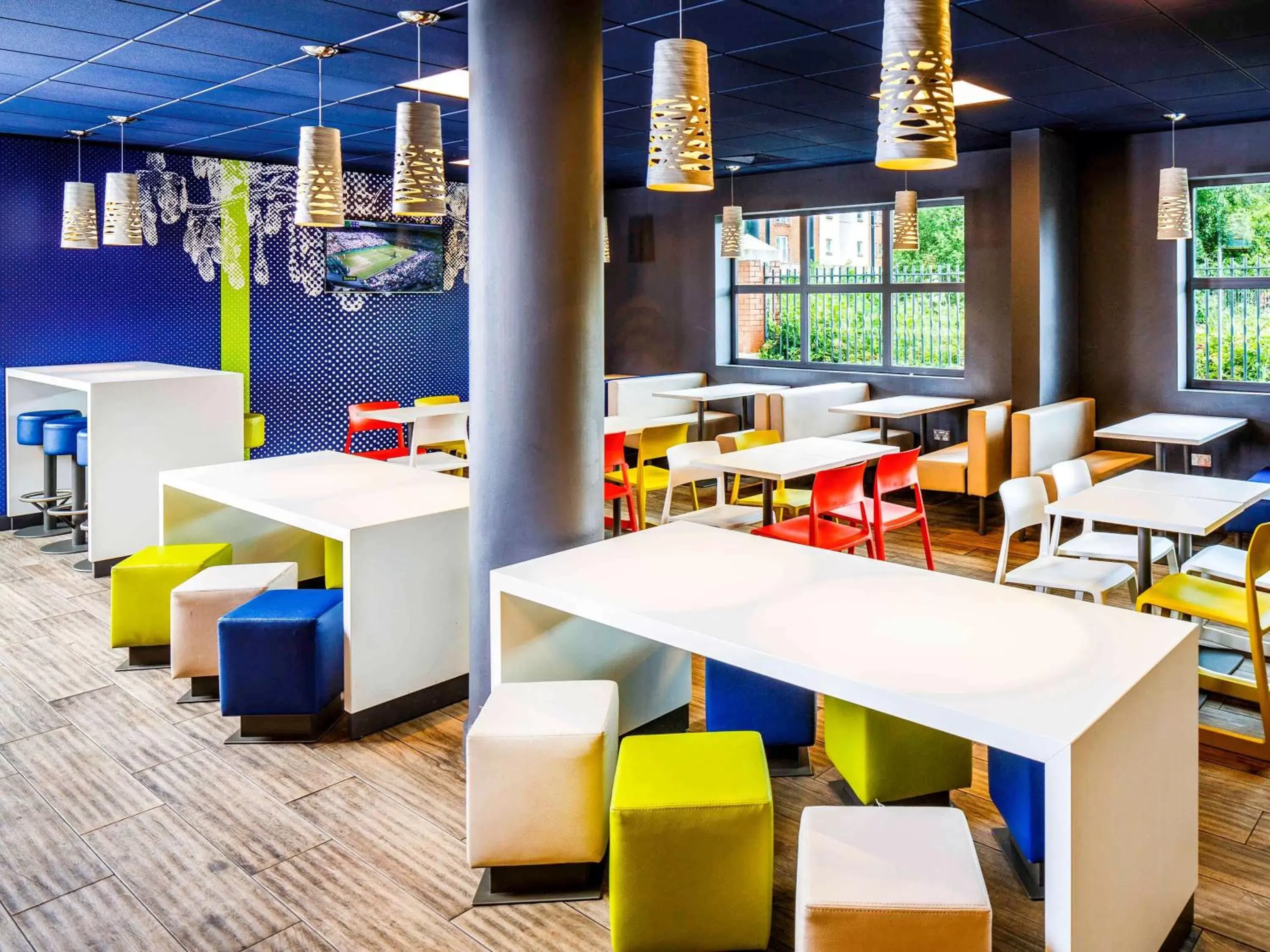 Property building, Restaurant/Places to Eat in ibis budget Manchester Salford Quays