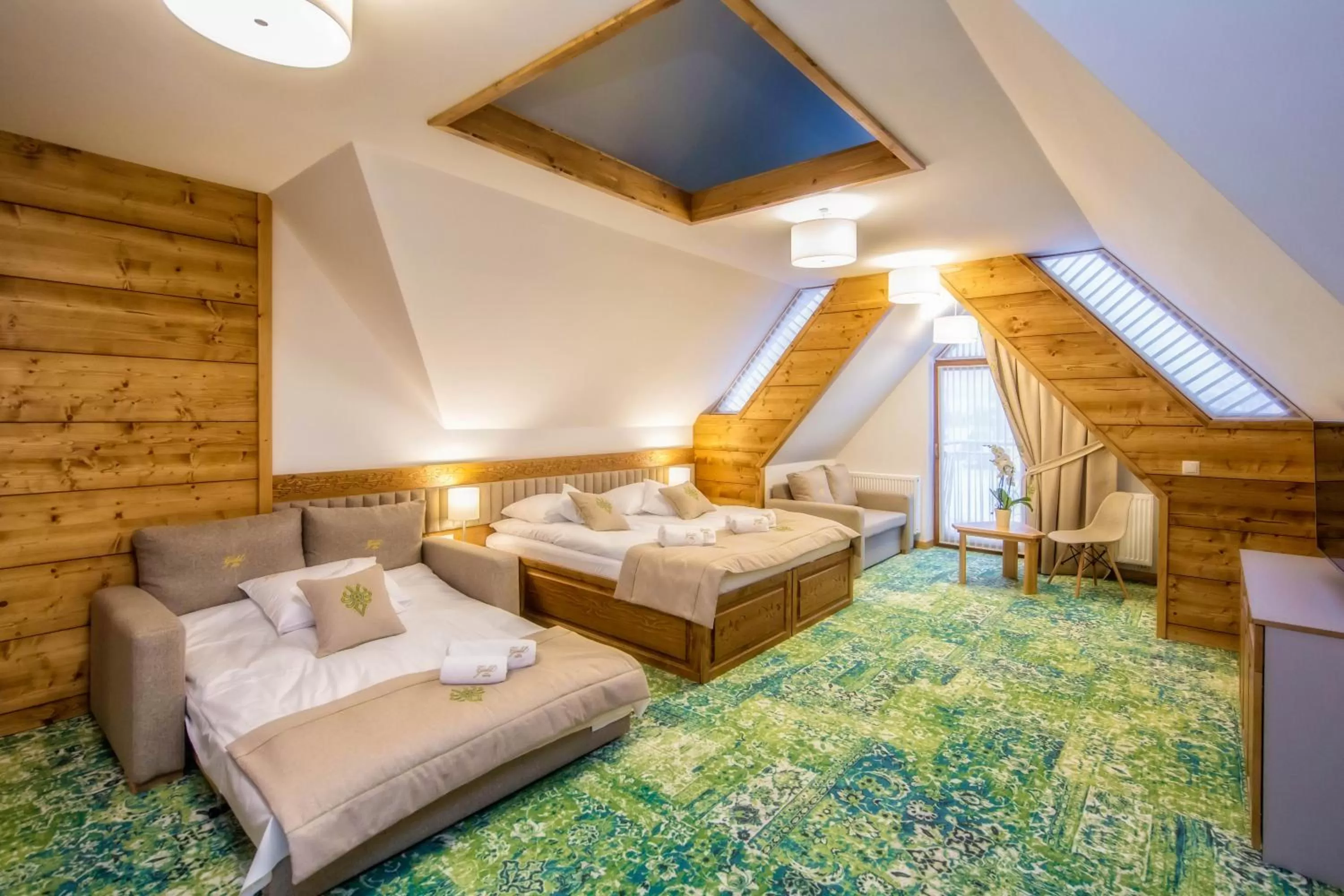 Photo of the whole room, Bed in Gold Hotel