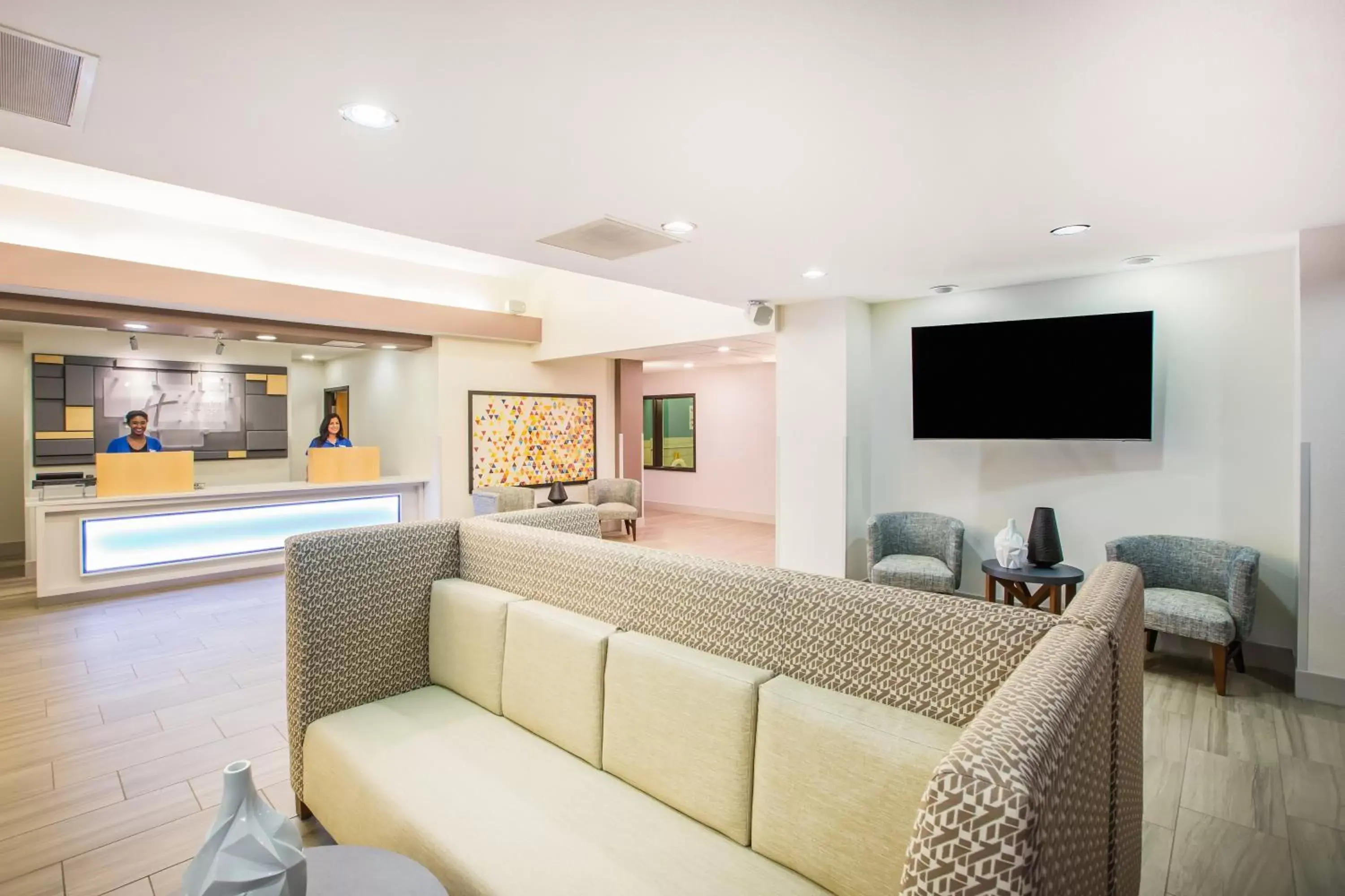 Lobby or reception, Seating Area in Holiday Inn Express Hotel & Suites Bellevue-Omaha Area, an IHG Hotel