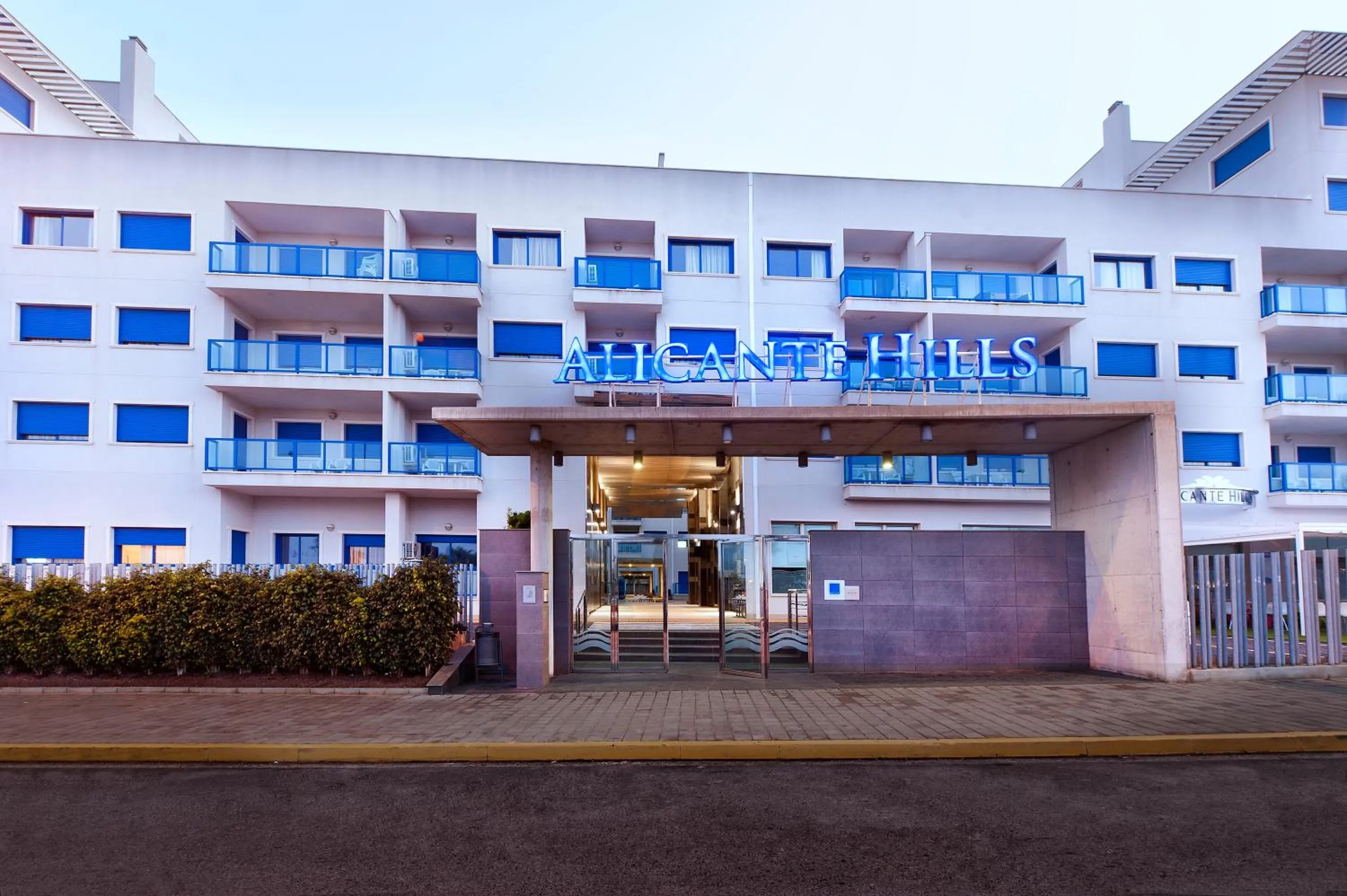 Facade/entrance in Alicante Hills