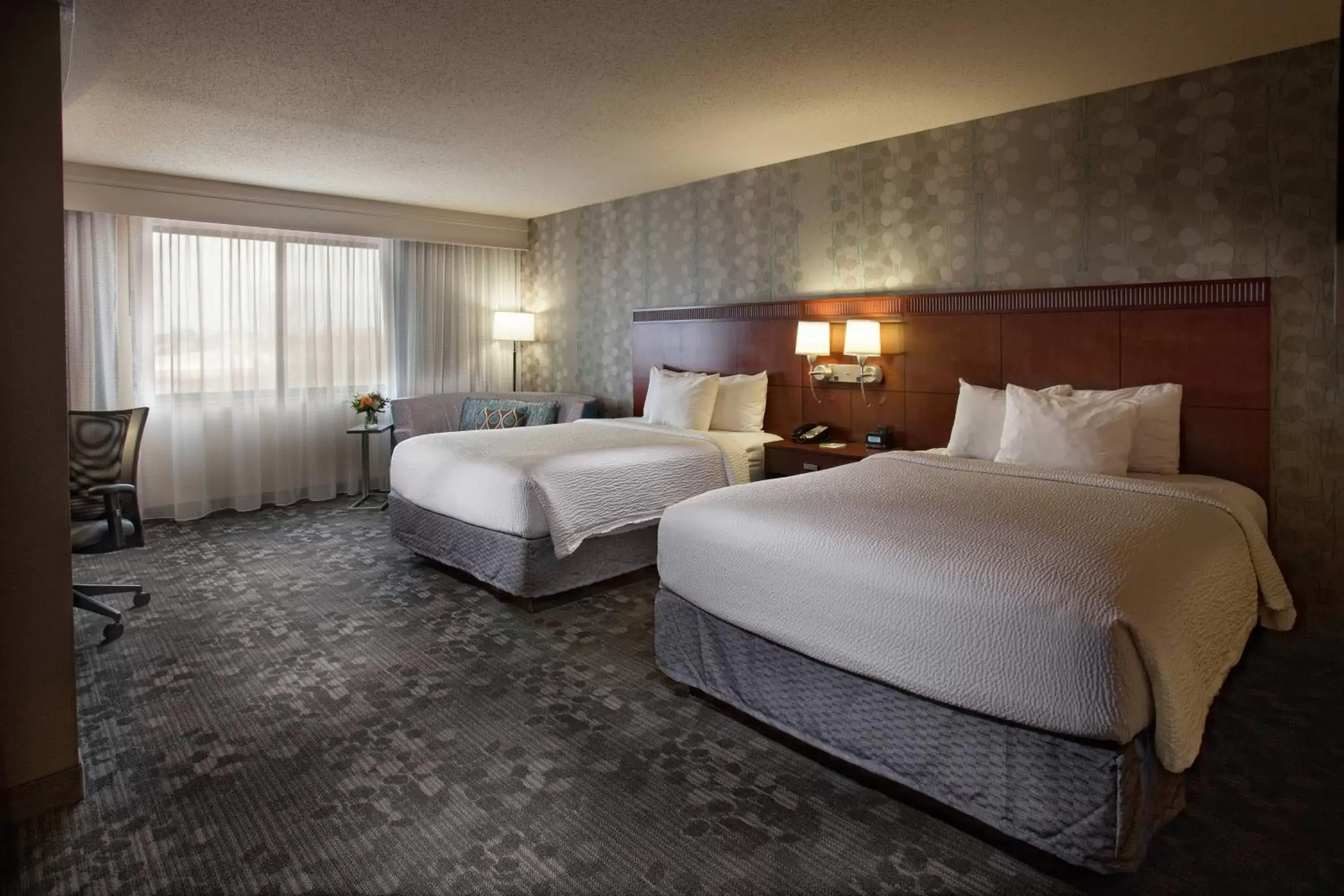 Photo of the whole room, Bed in Courtyard by Marriott Fayetteville
