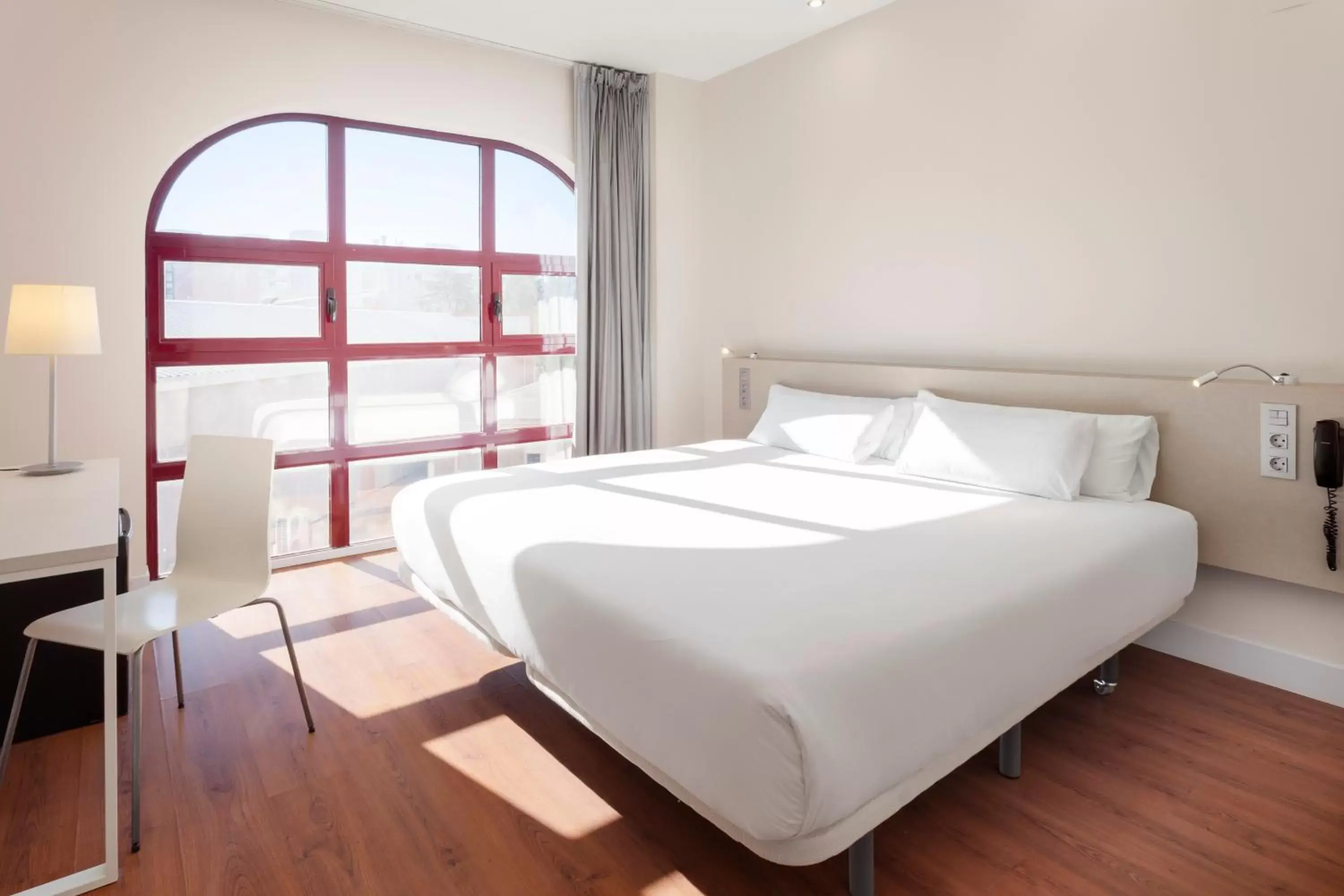 Bedroom, Bed in B&B HOTEL Madrid Fuenlabrada