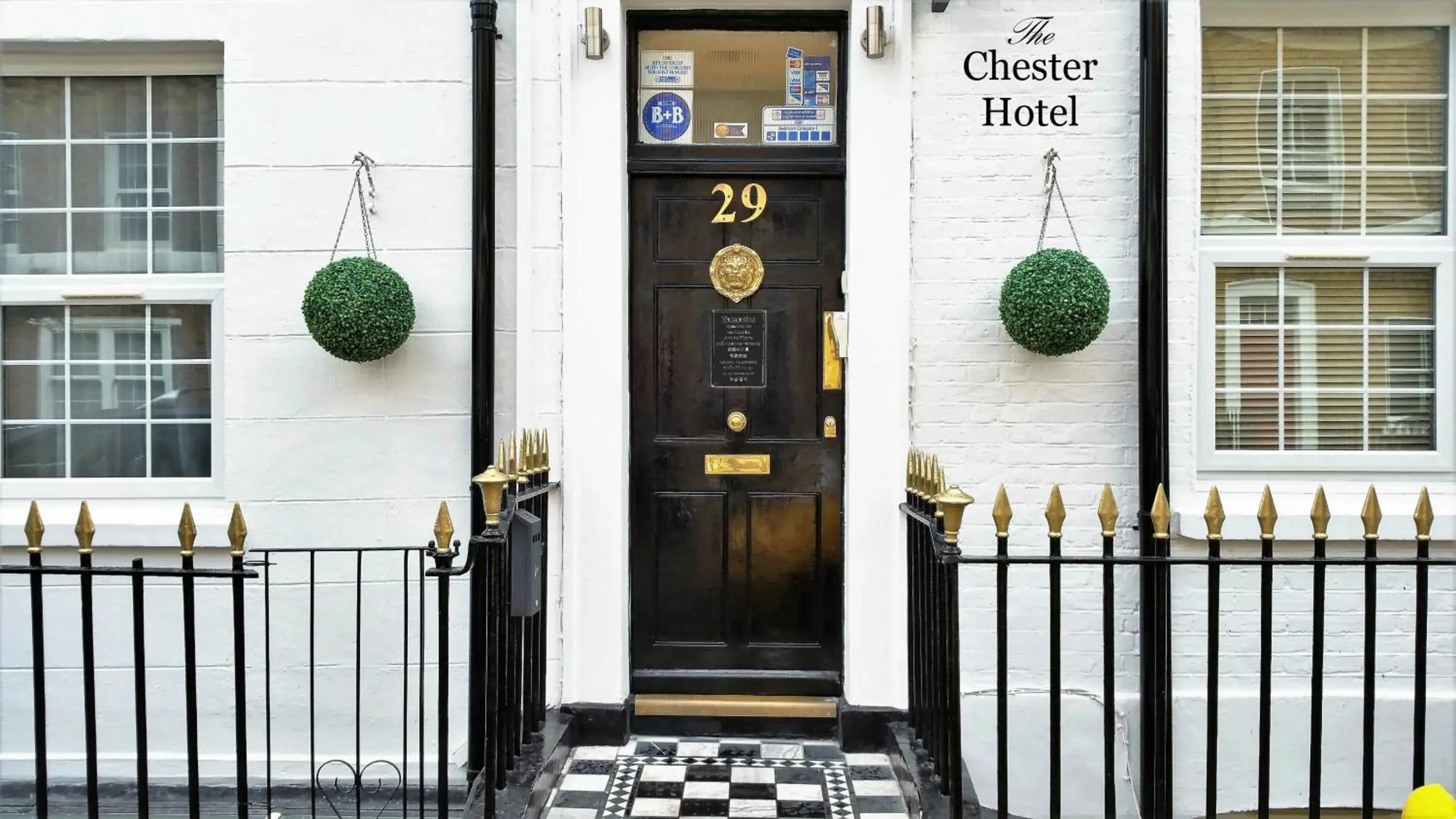 Facade/entrance in Chester Hotel