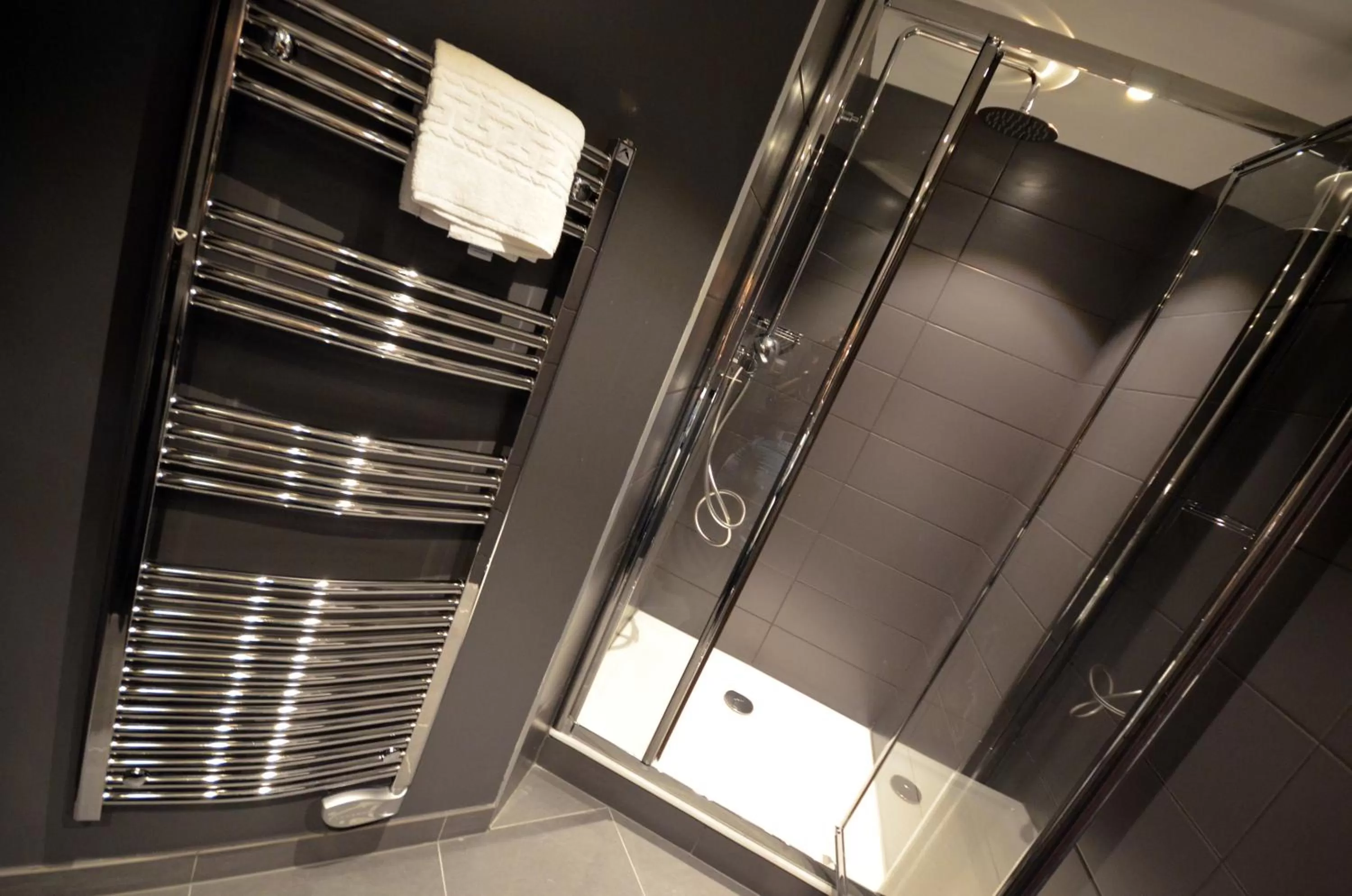 Bathroom in Holiday Inn Dijon Toison D'or by IHG