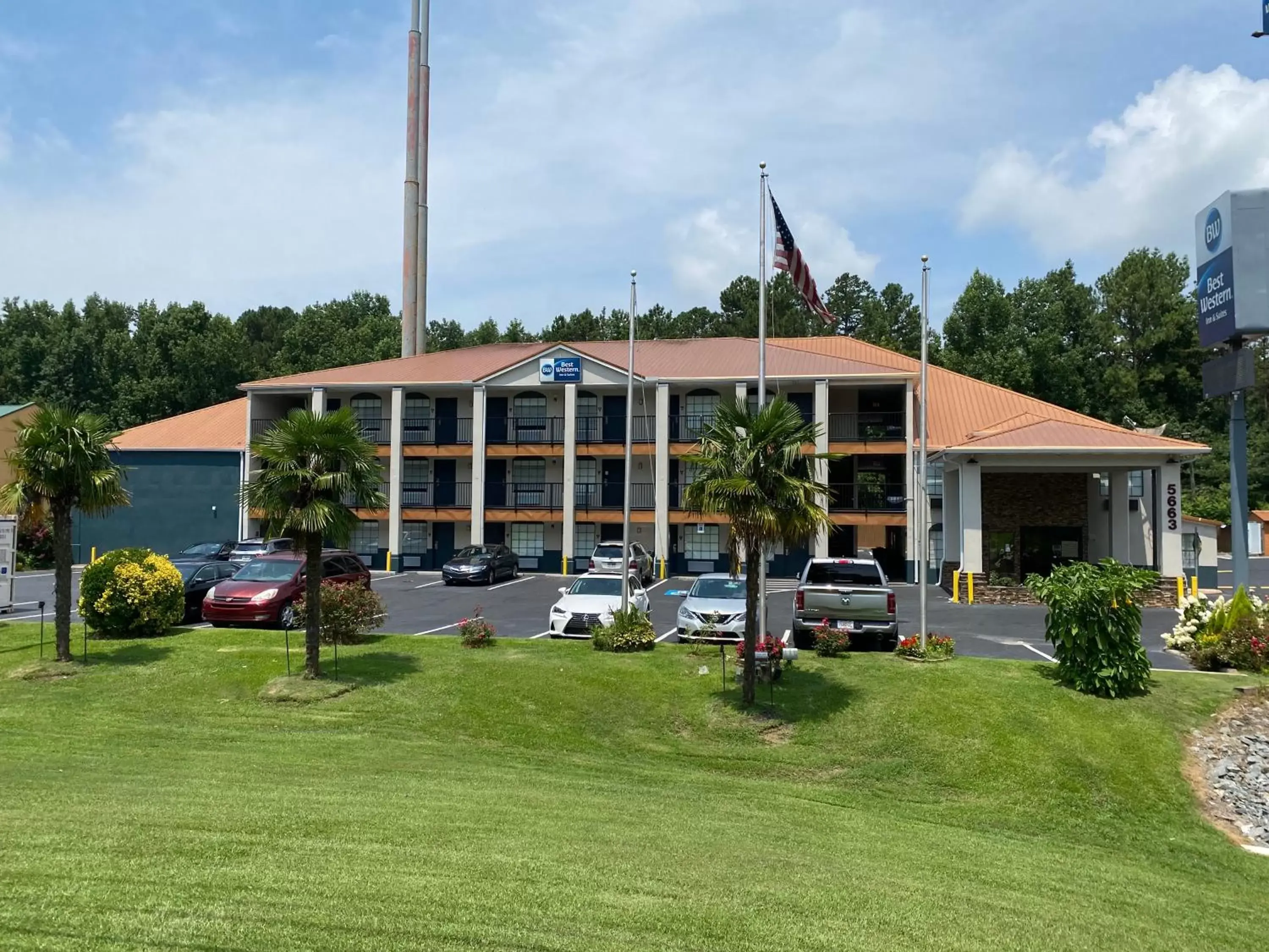 Property Building in Best Western Allatoona Inn & Suites