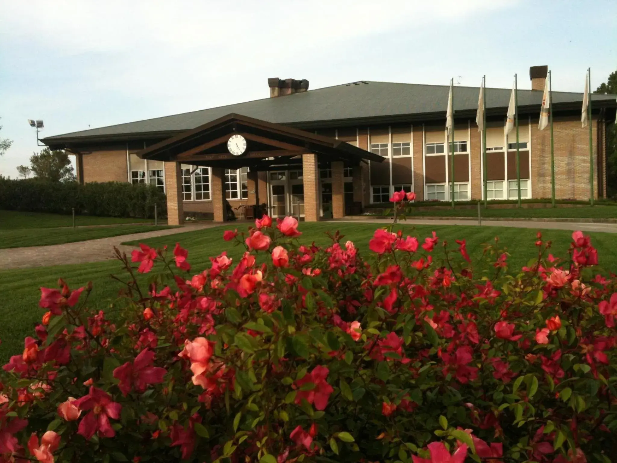 Facade/entrance, Property Building in Hotel Golf Inn